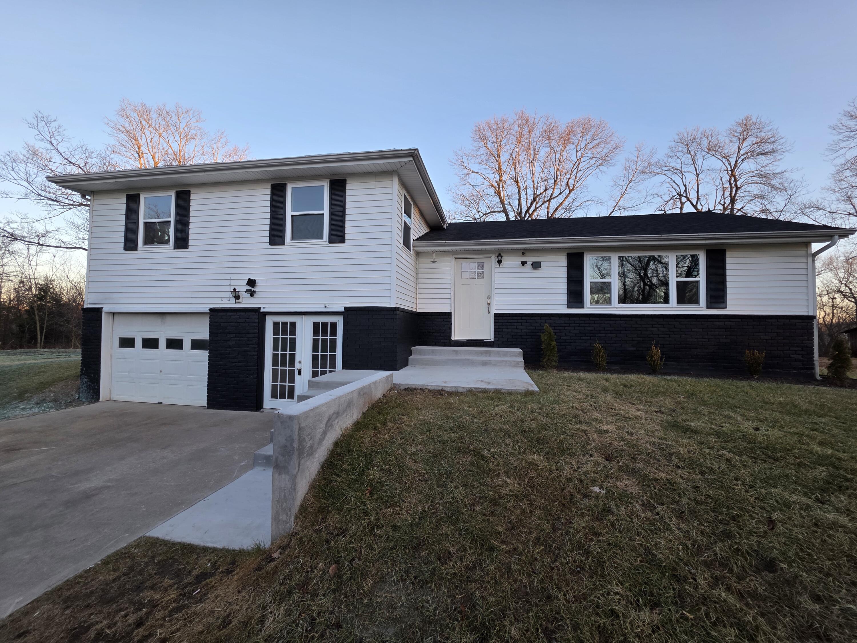 769 S Ozark Trail — photo
