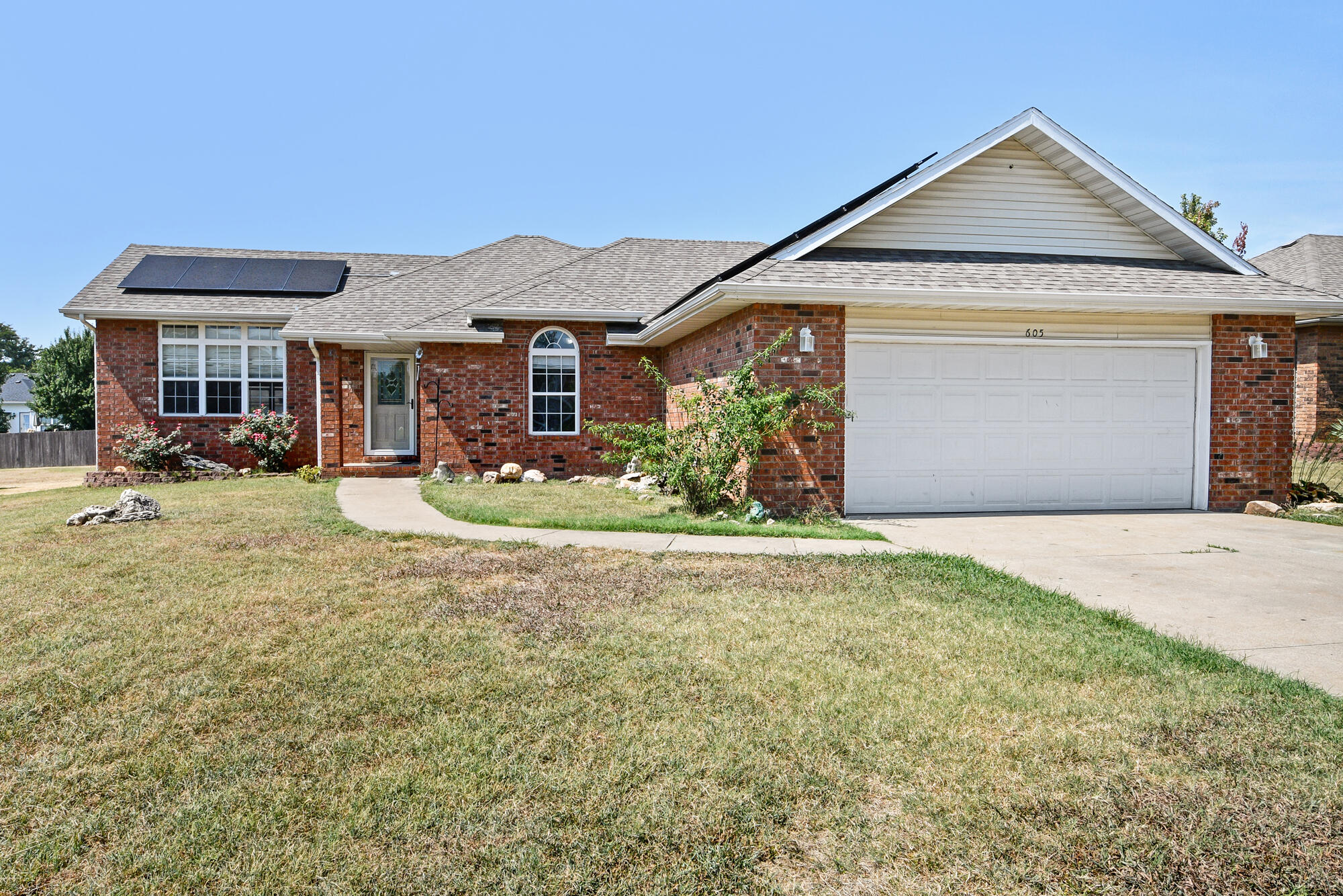 605 W Chandler Drive — photo