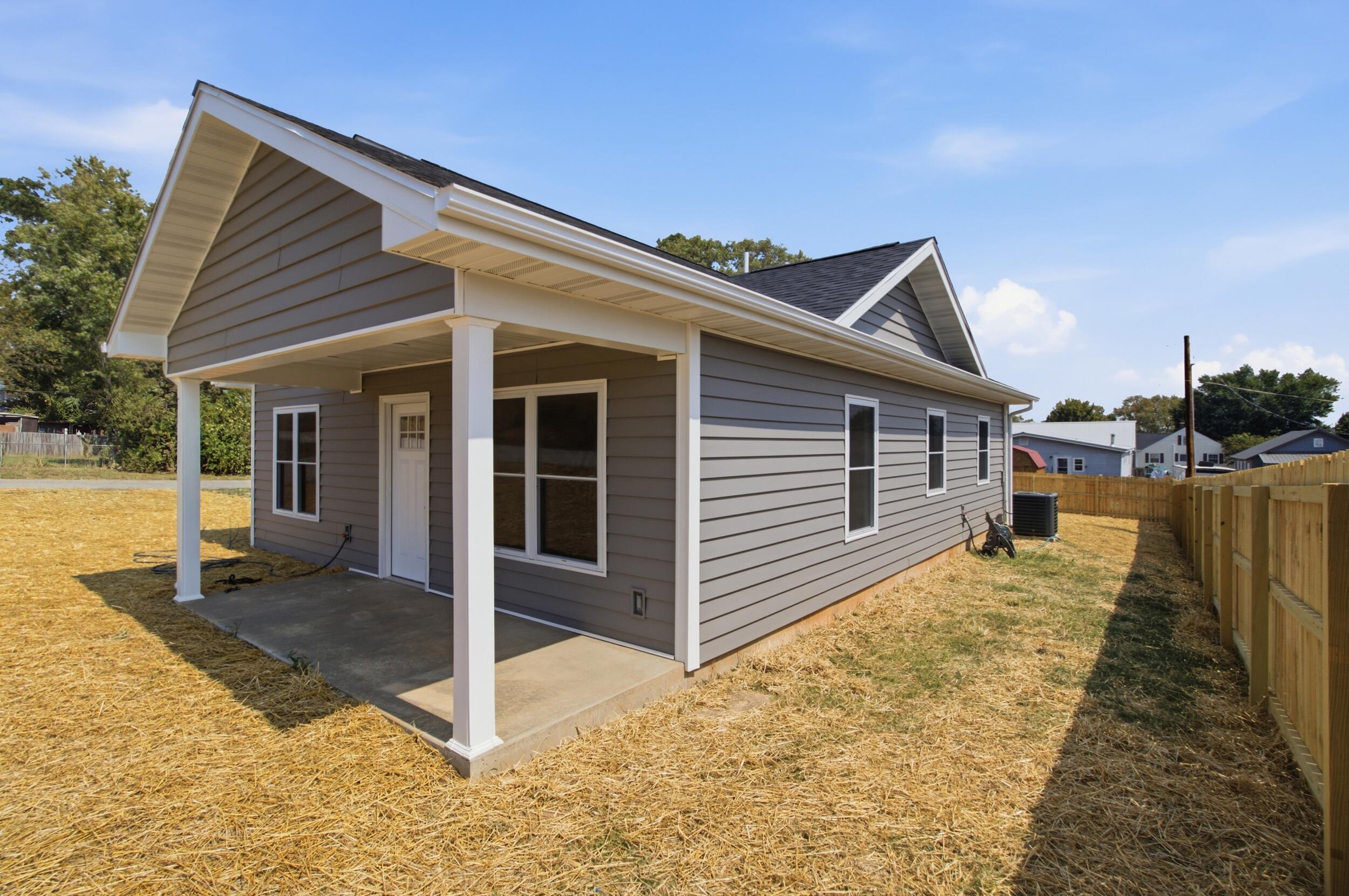 616 Rogers Avenue, Cabool, MO 65689 — photo 2