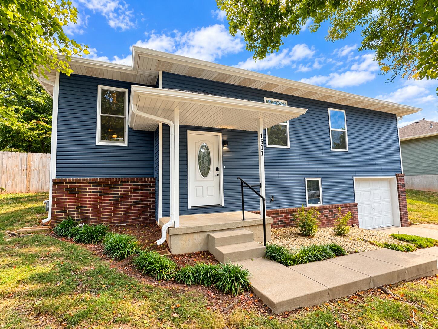1511 W Daniels Street — photo