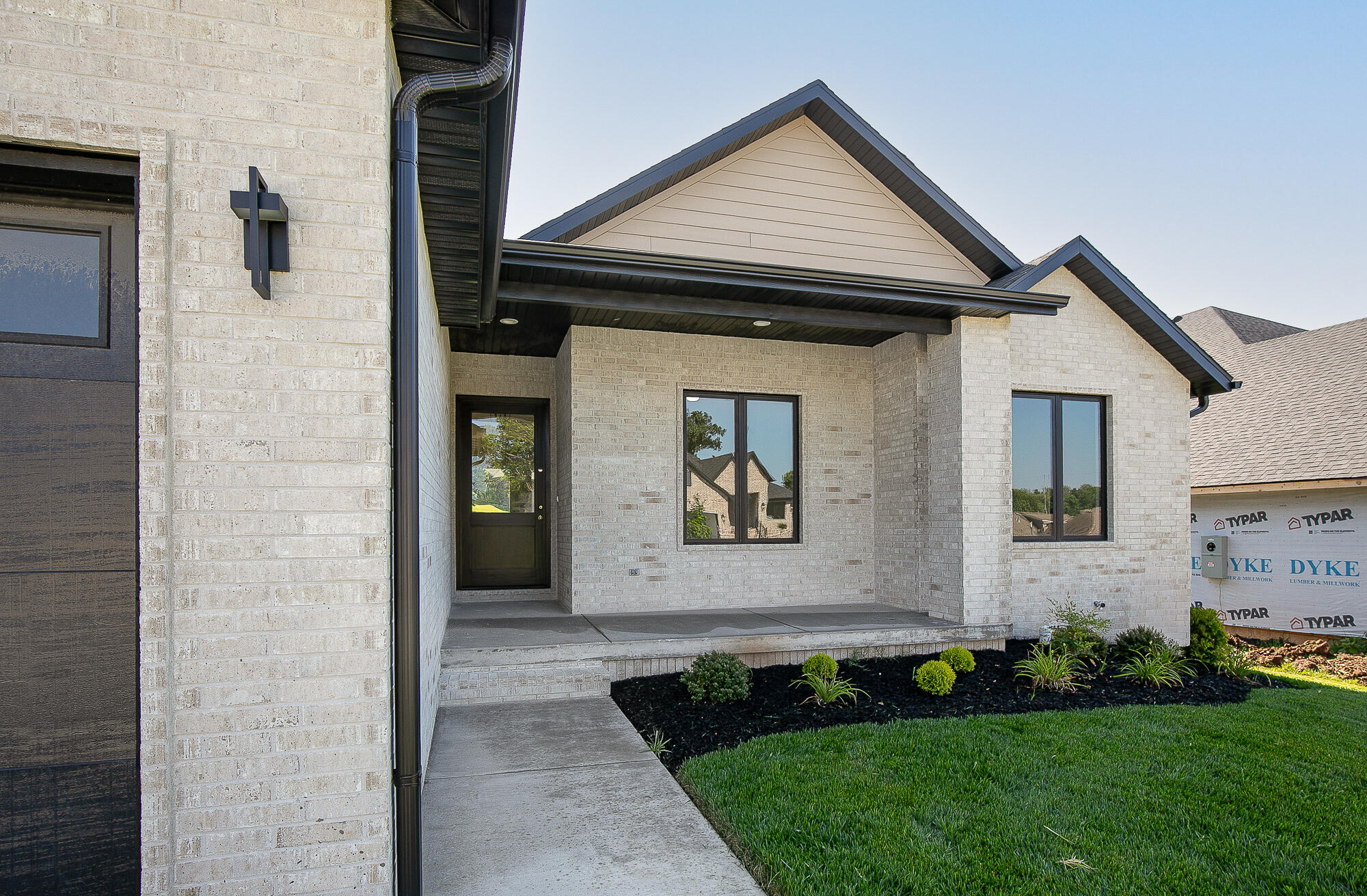 2016 N Silver Charm Avenue, Springfield, MO 65802 — photo 2