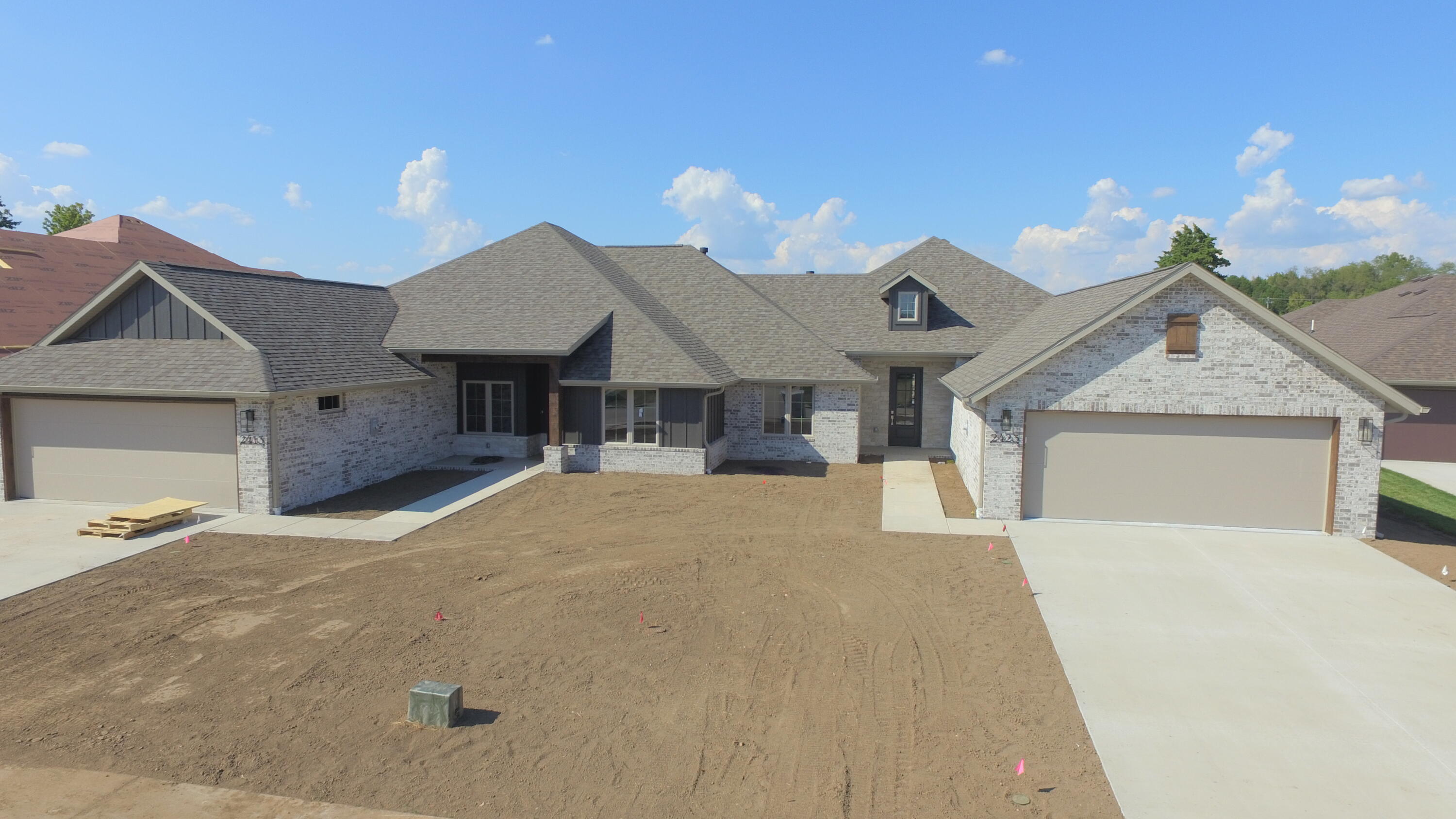 2423 E Swallow Street — photo