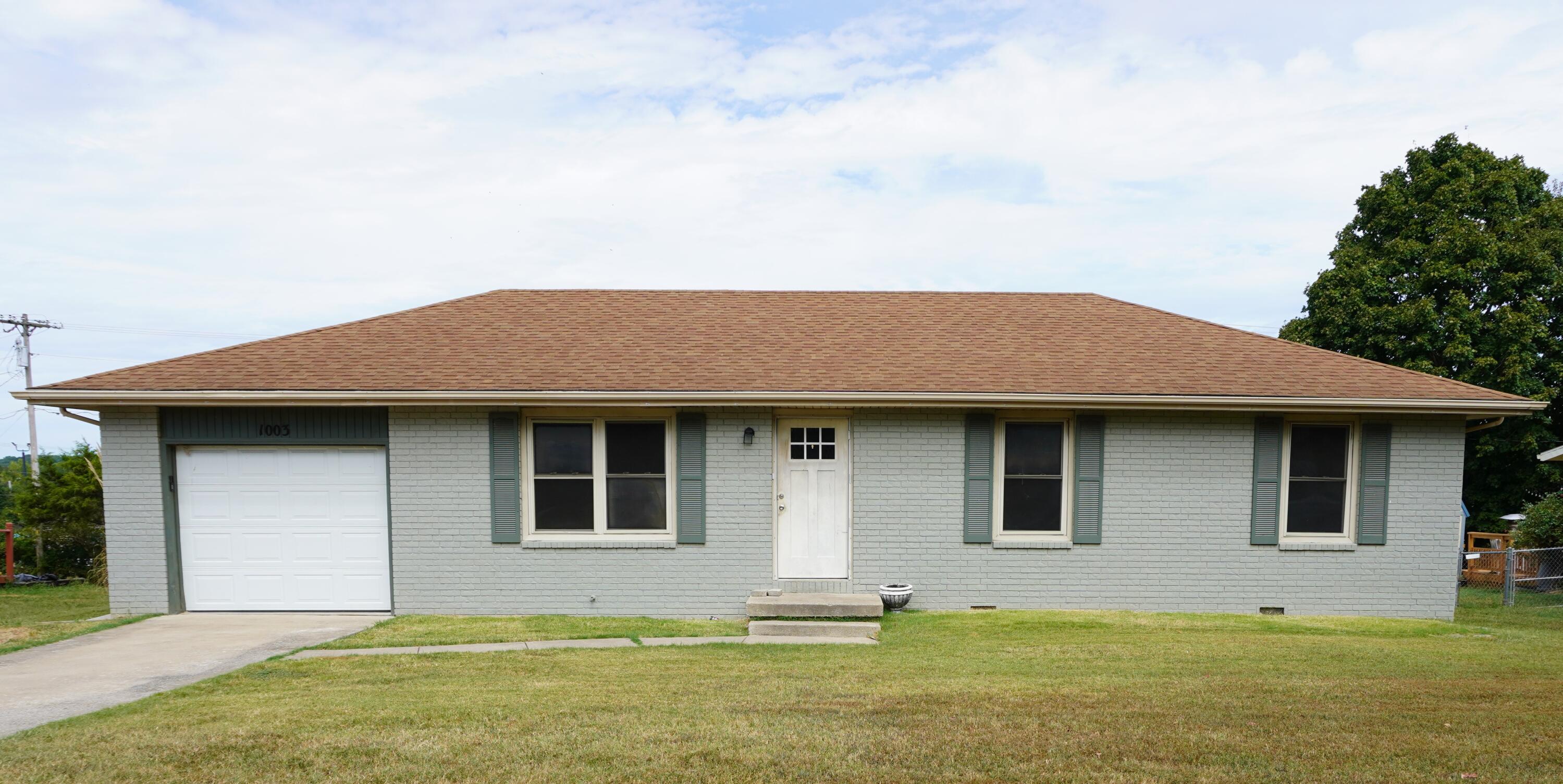 1003 E Parkview Street — photo