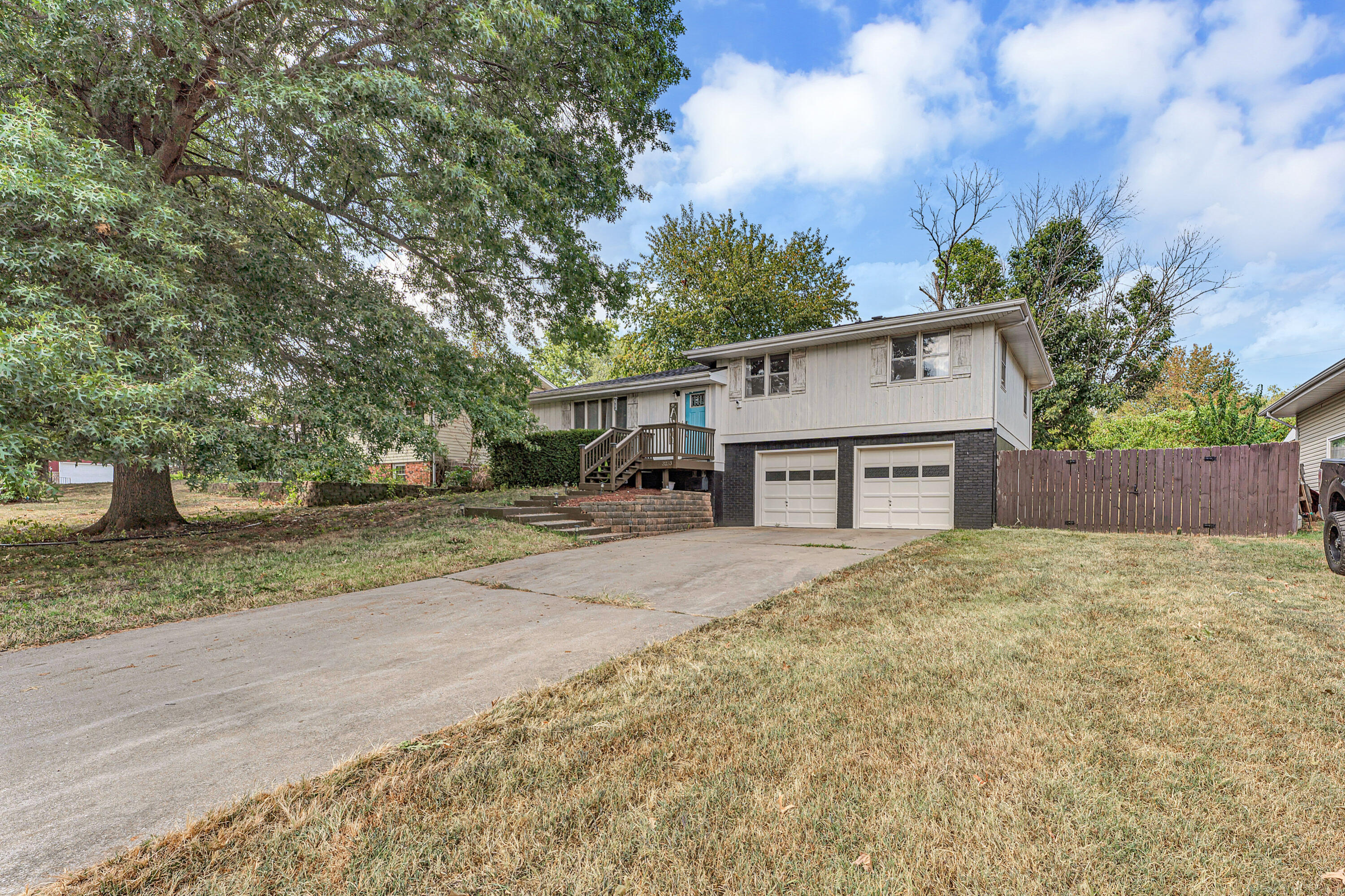 3233 W Glenwood Street — photo