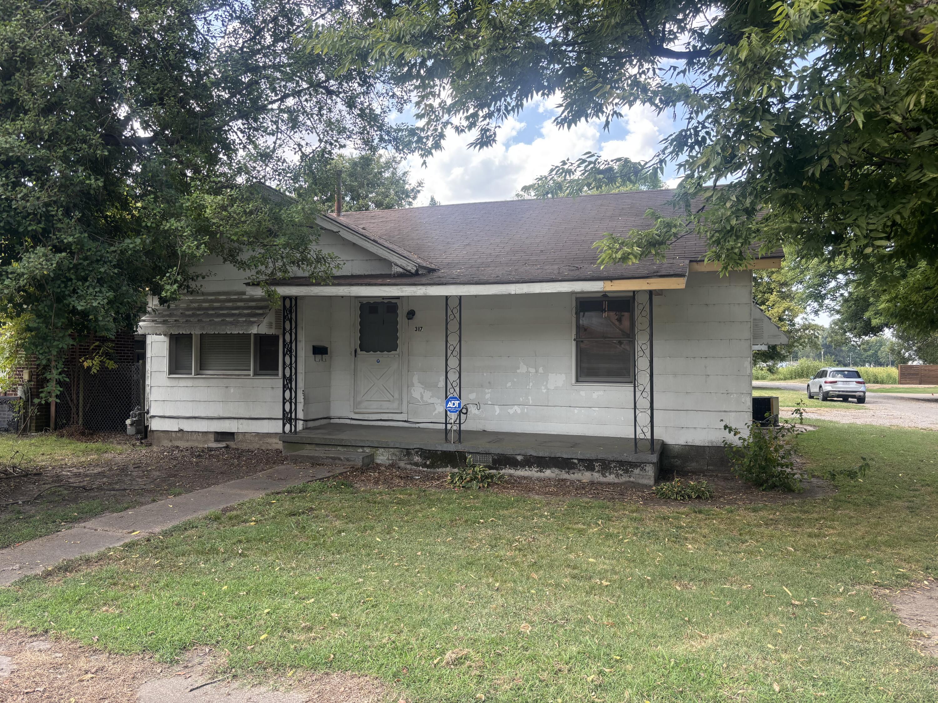 317 W Main Street — photo
