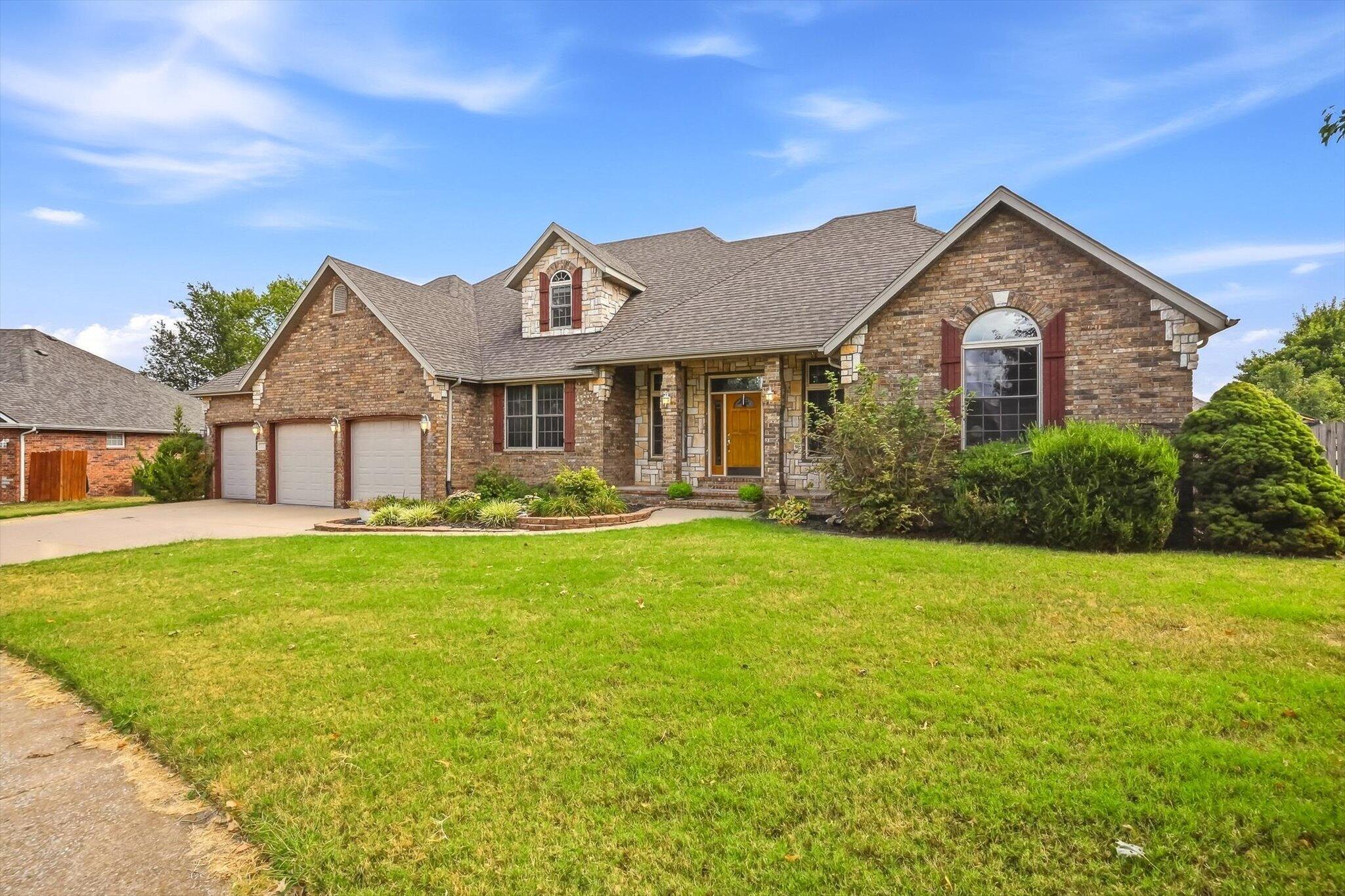 1002 E Rachael Drive — photo