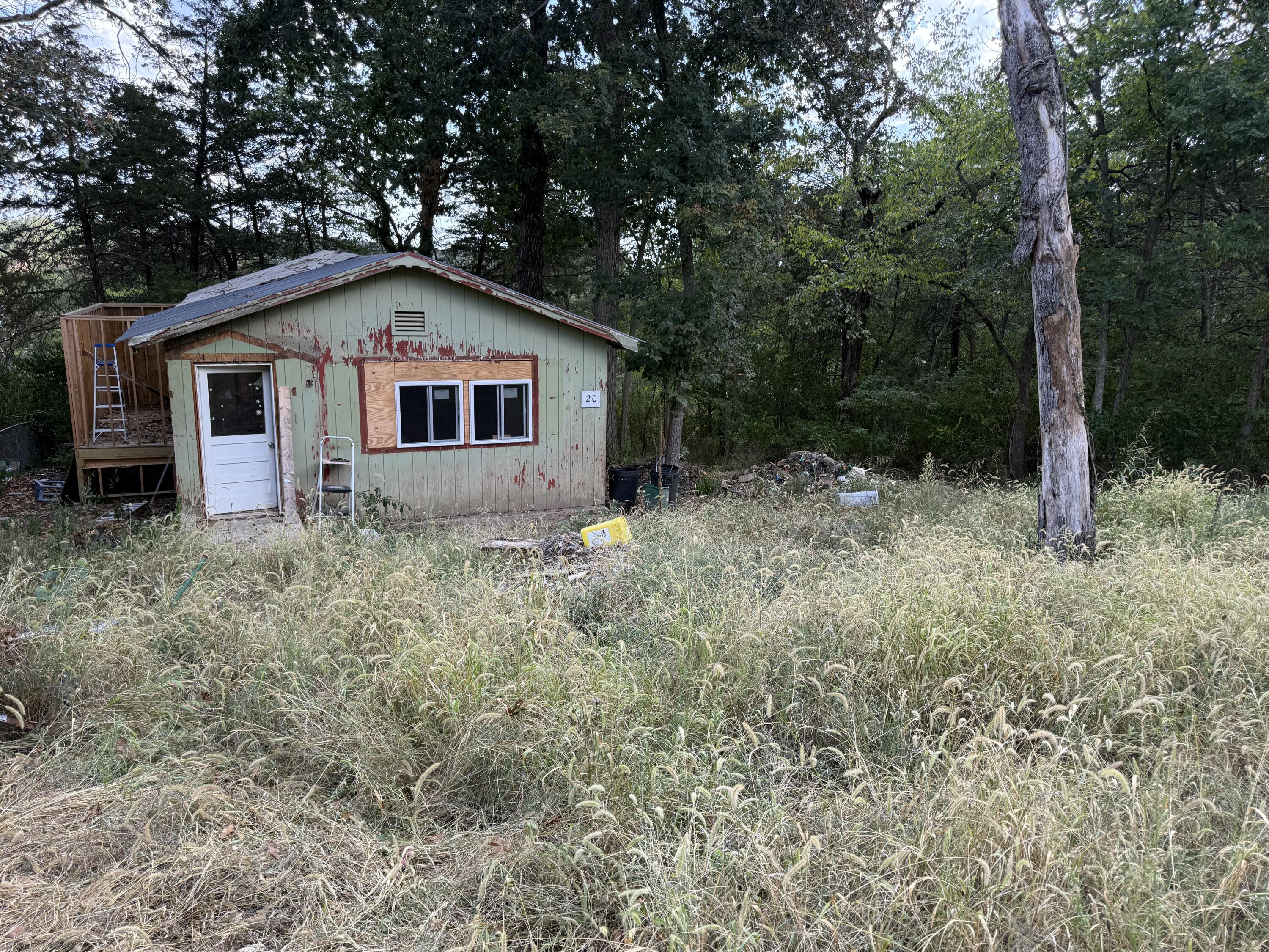 20 Dollar Lane — photo