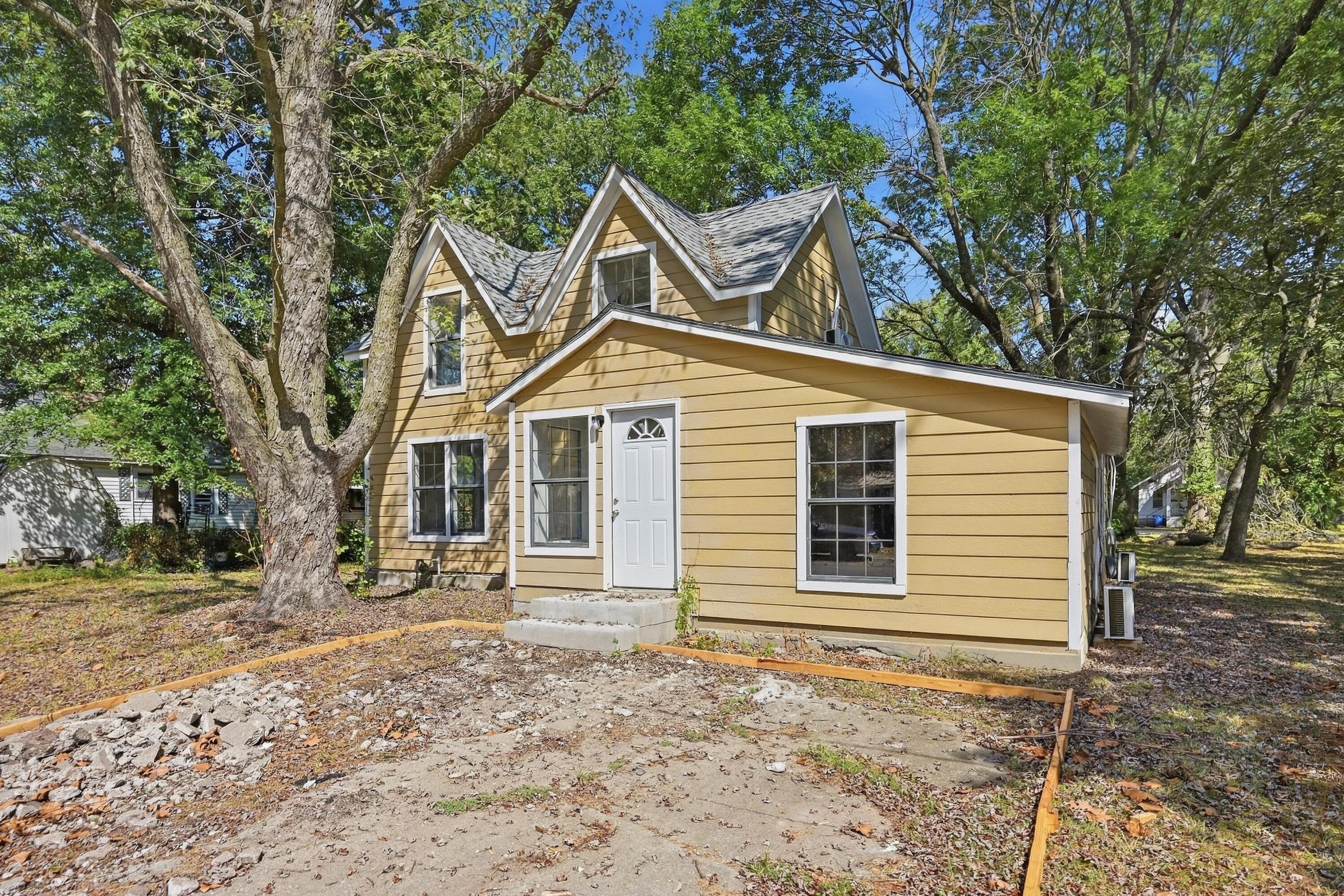 1402 Poplar Street — photo