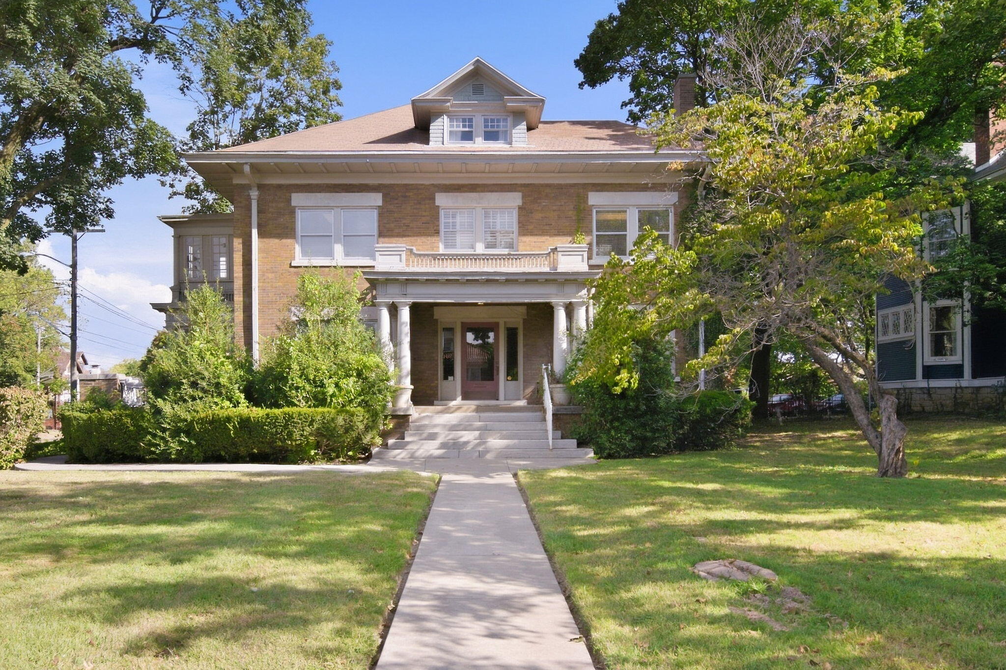1201 E Walnut Street, Springfield, MO 65802 — photo 2