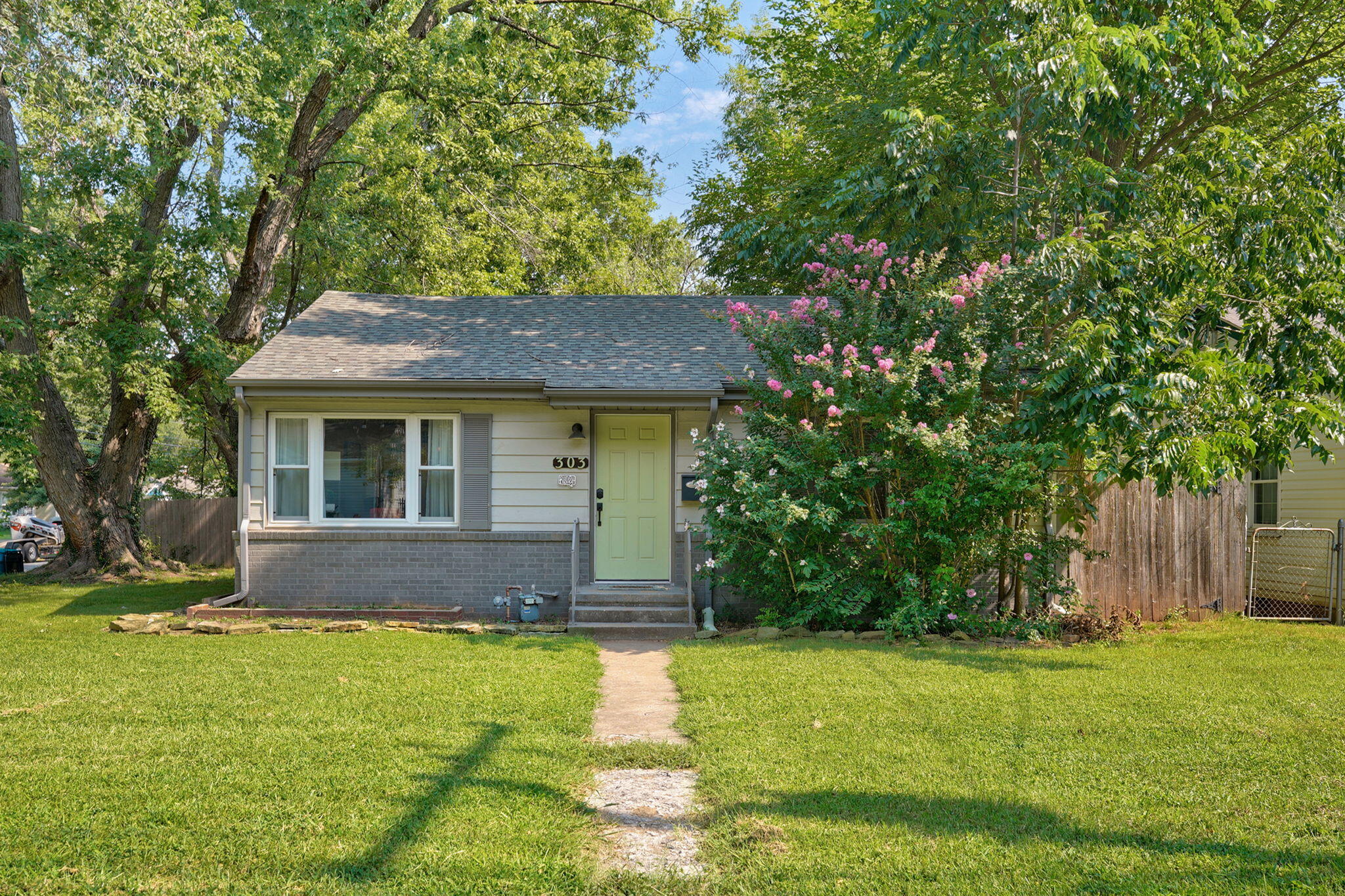 303 E Cherokee Street, Springfield, MO 65807 — photo 2