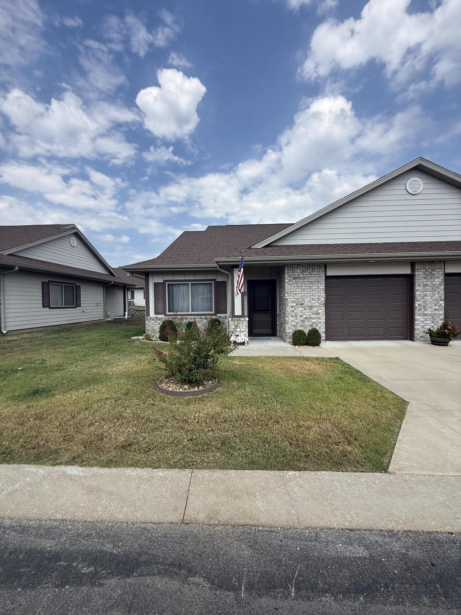 109 Vista View Drive Unit B — photo