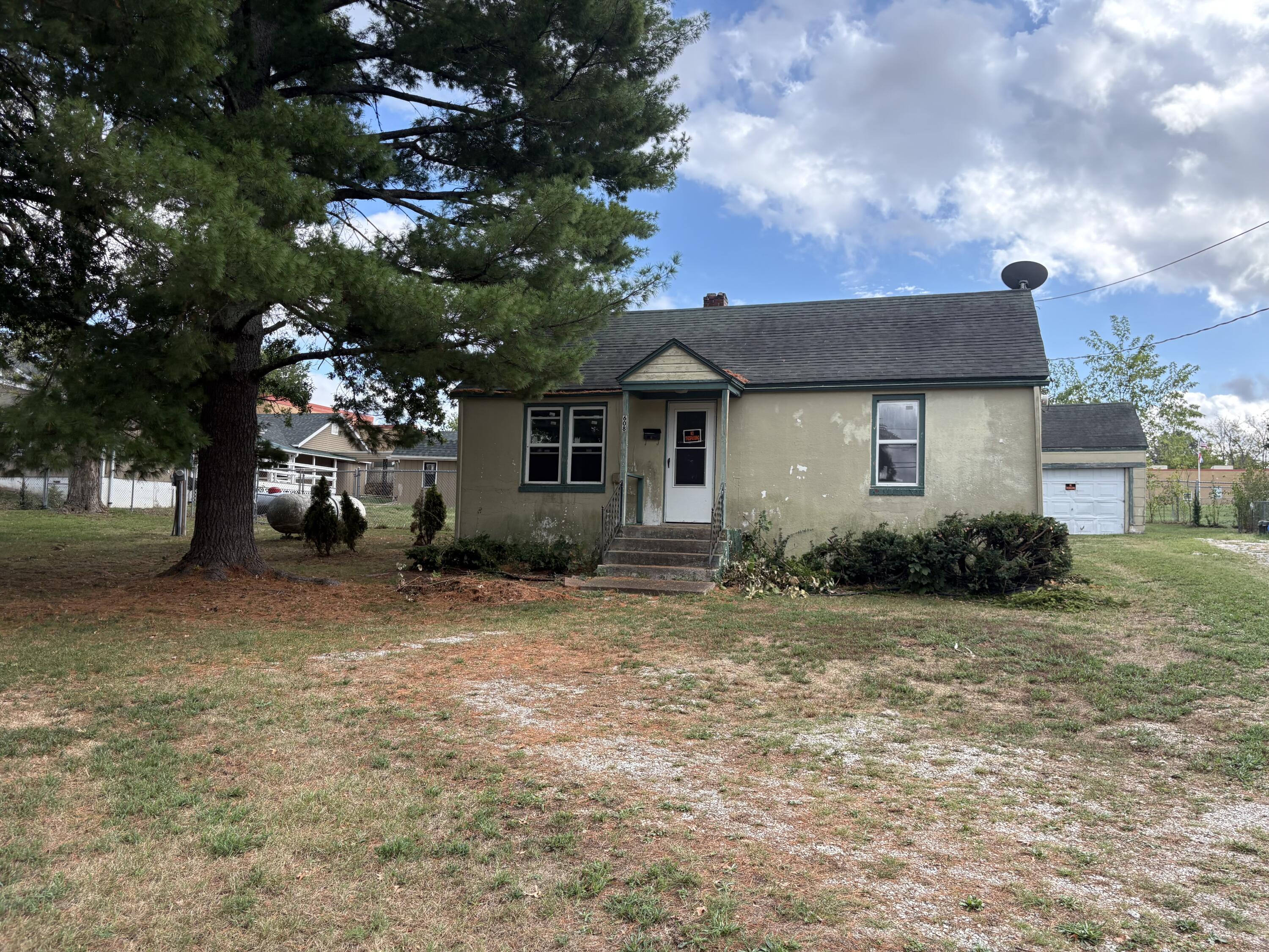 608 Ozark Street — photo
