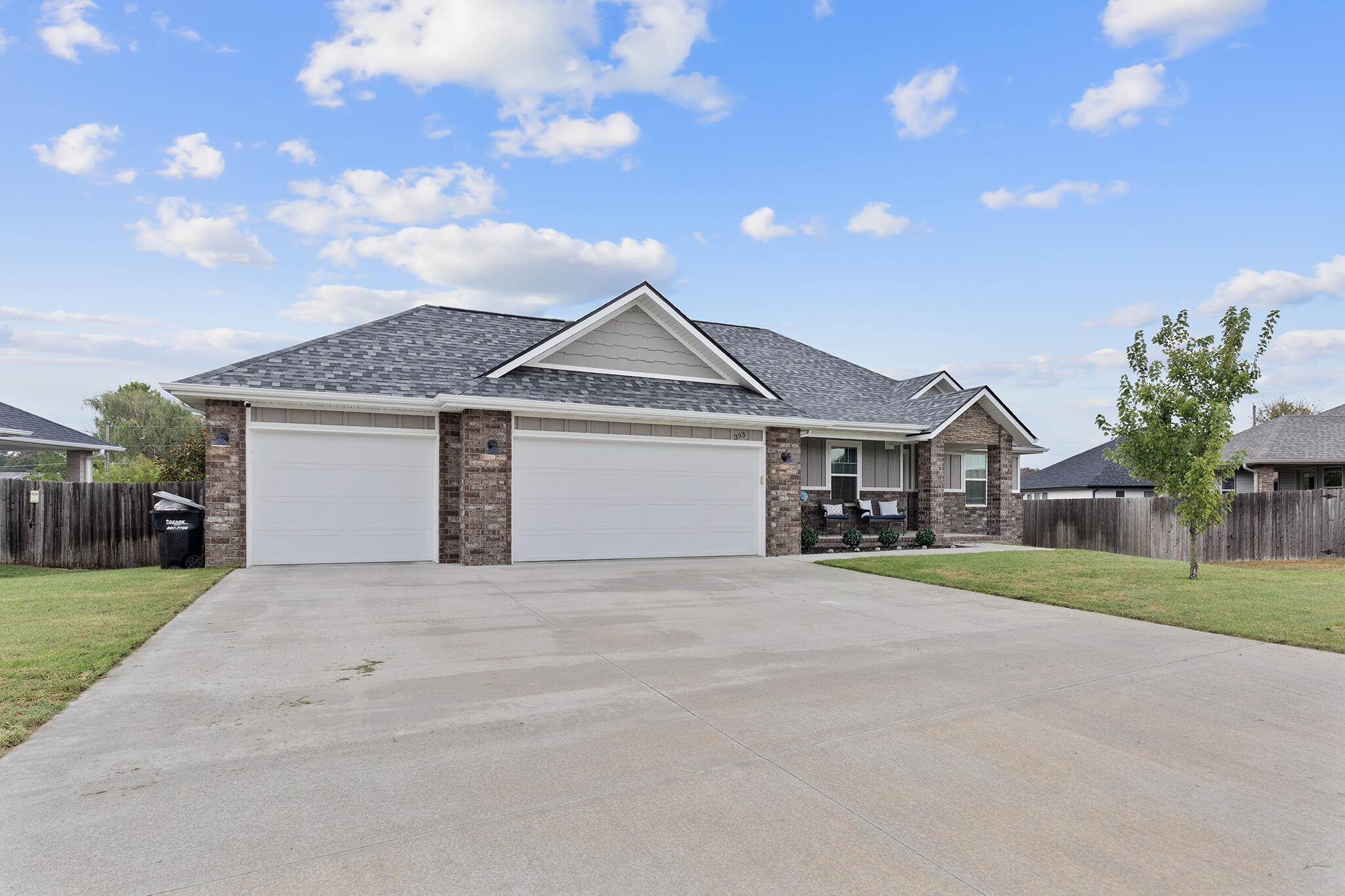 393 E Lombardy Drive — photo