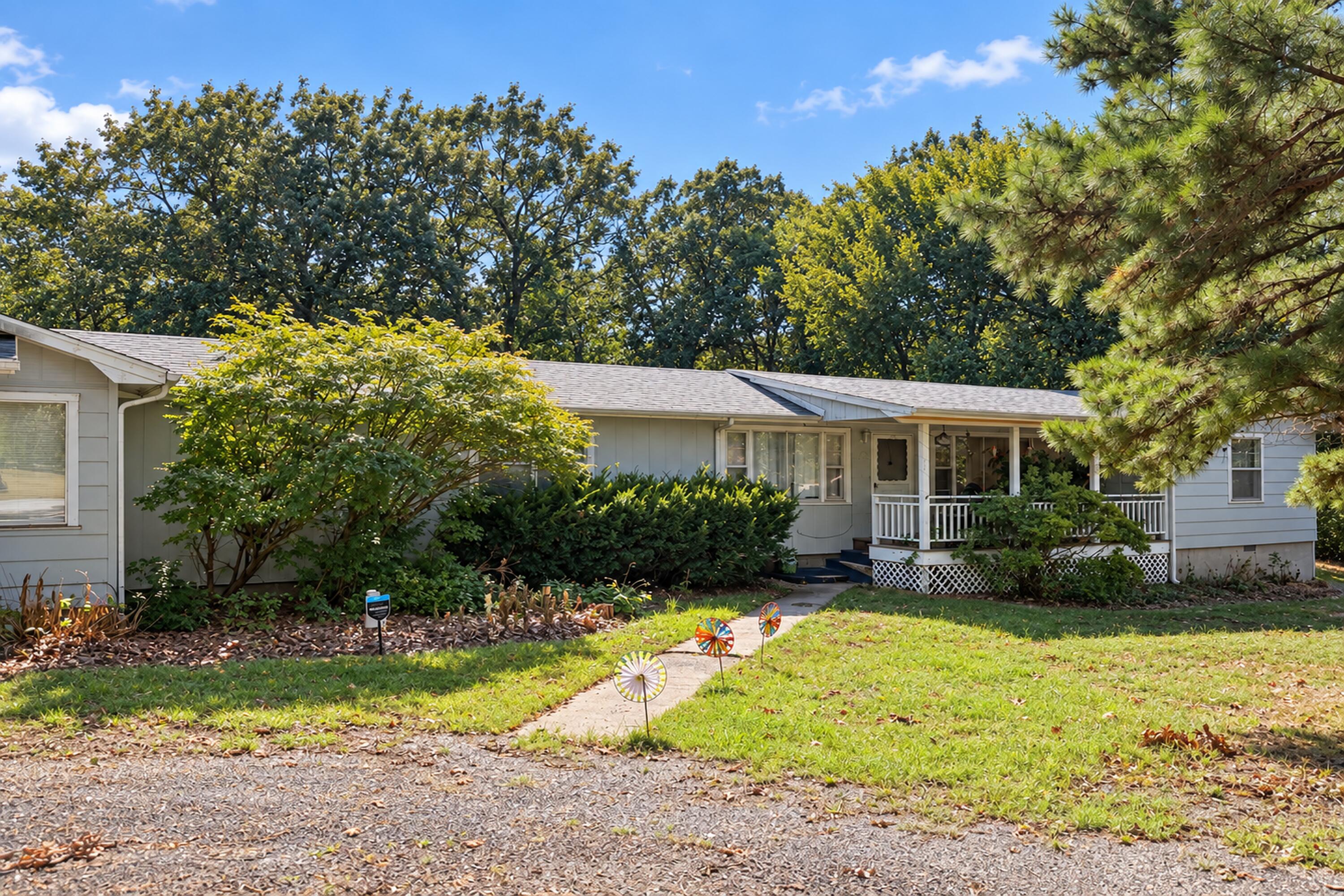 6490 Gateway Drive — photo