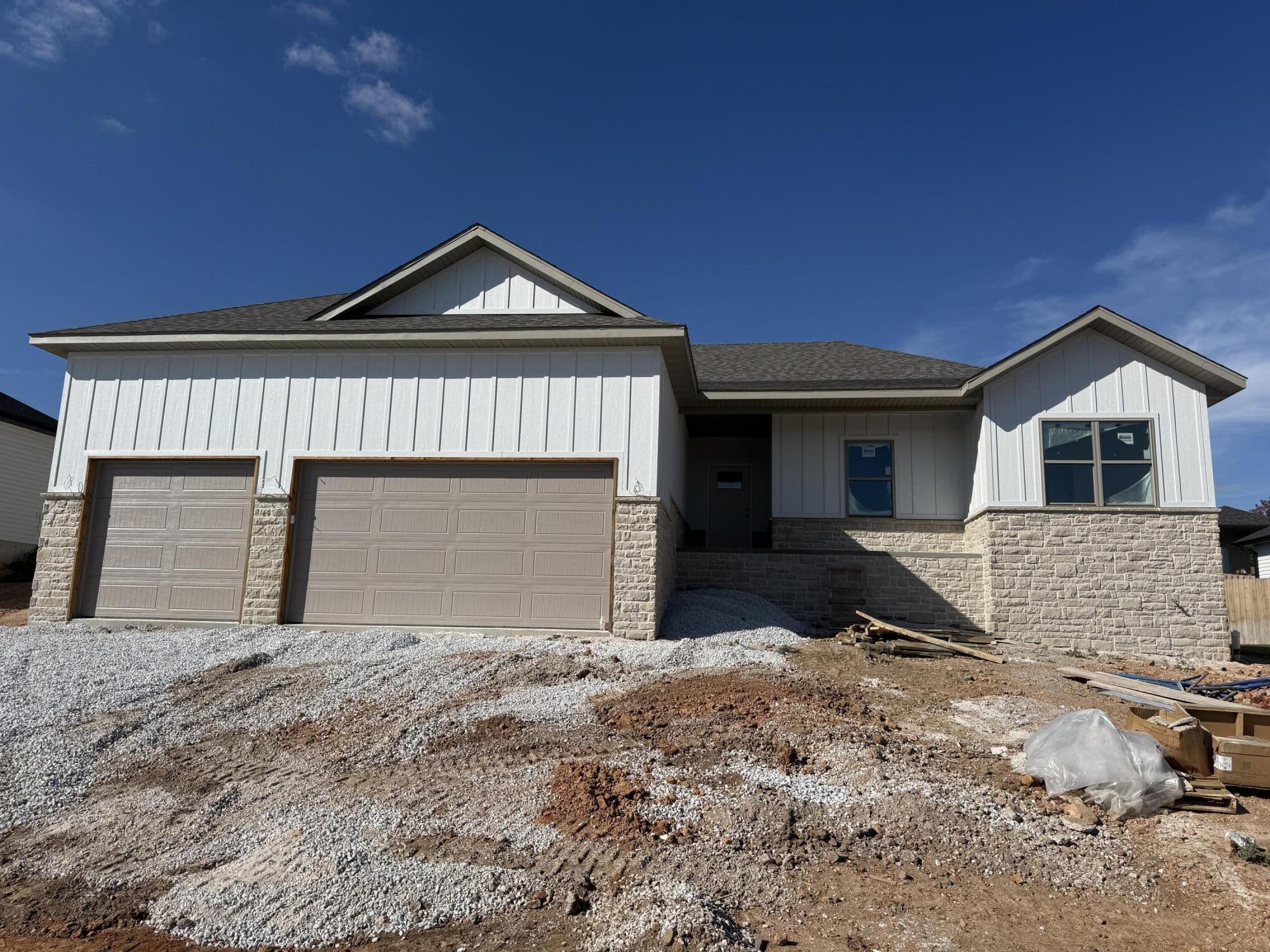 2505 W Webb Road — photo