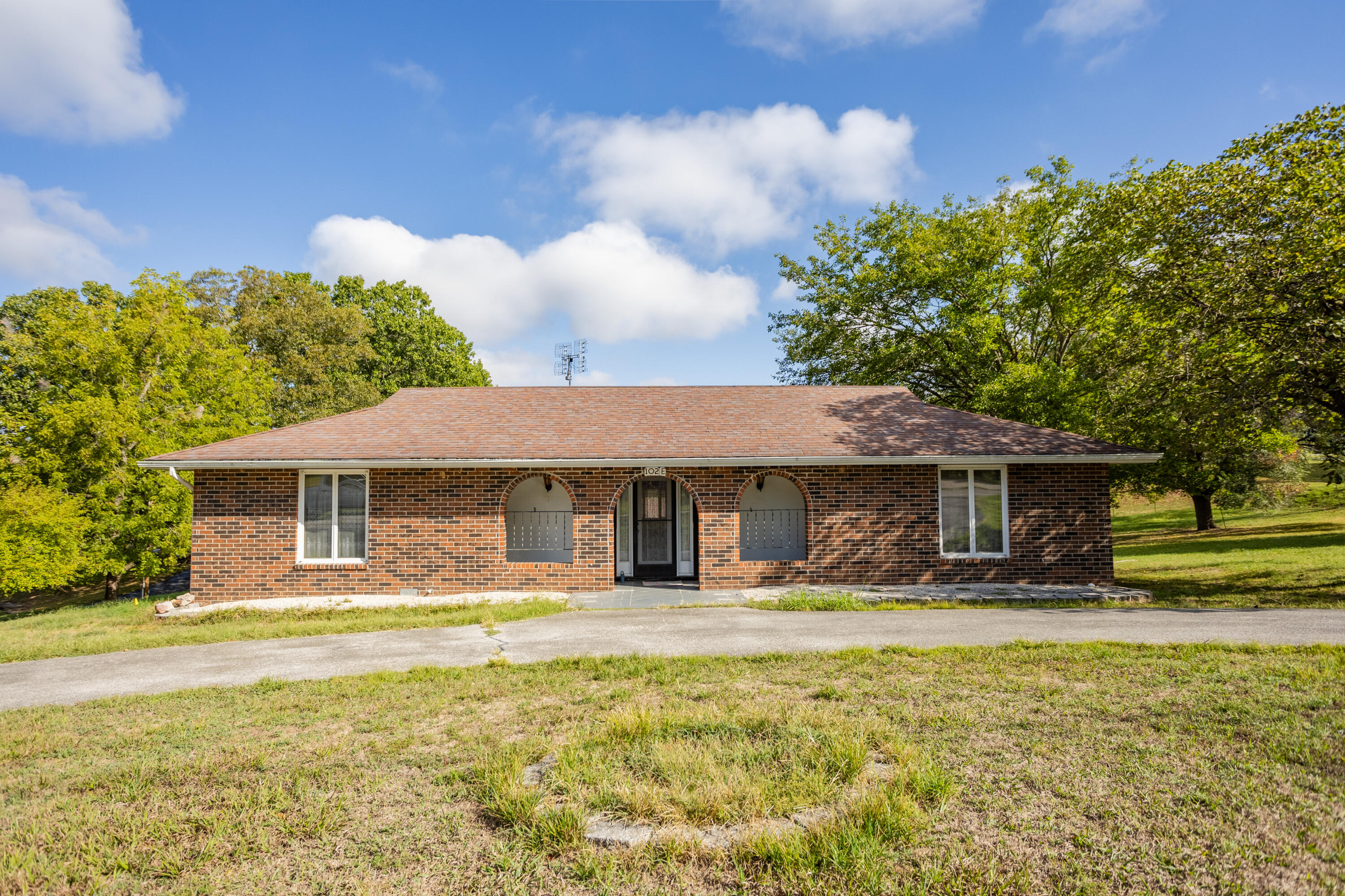 102 E Mockingbird Lane, Crane, MO 65633 — photo 2