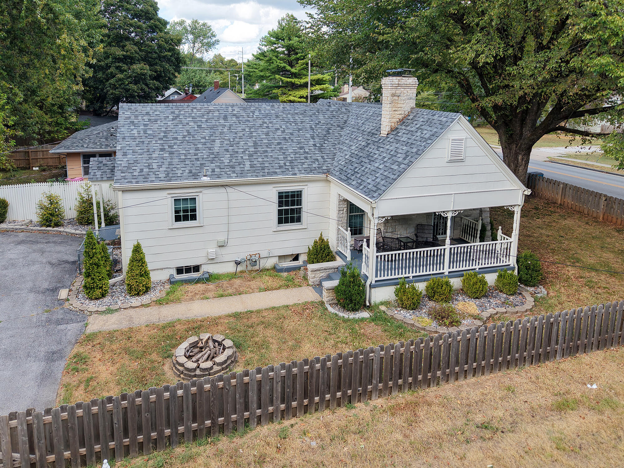 2021 S Jefferson Avenue — photo