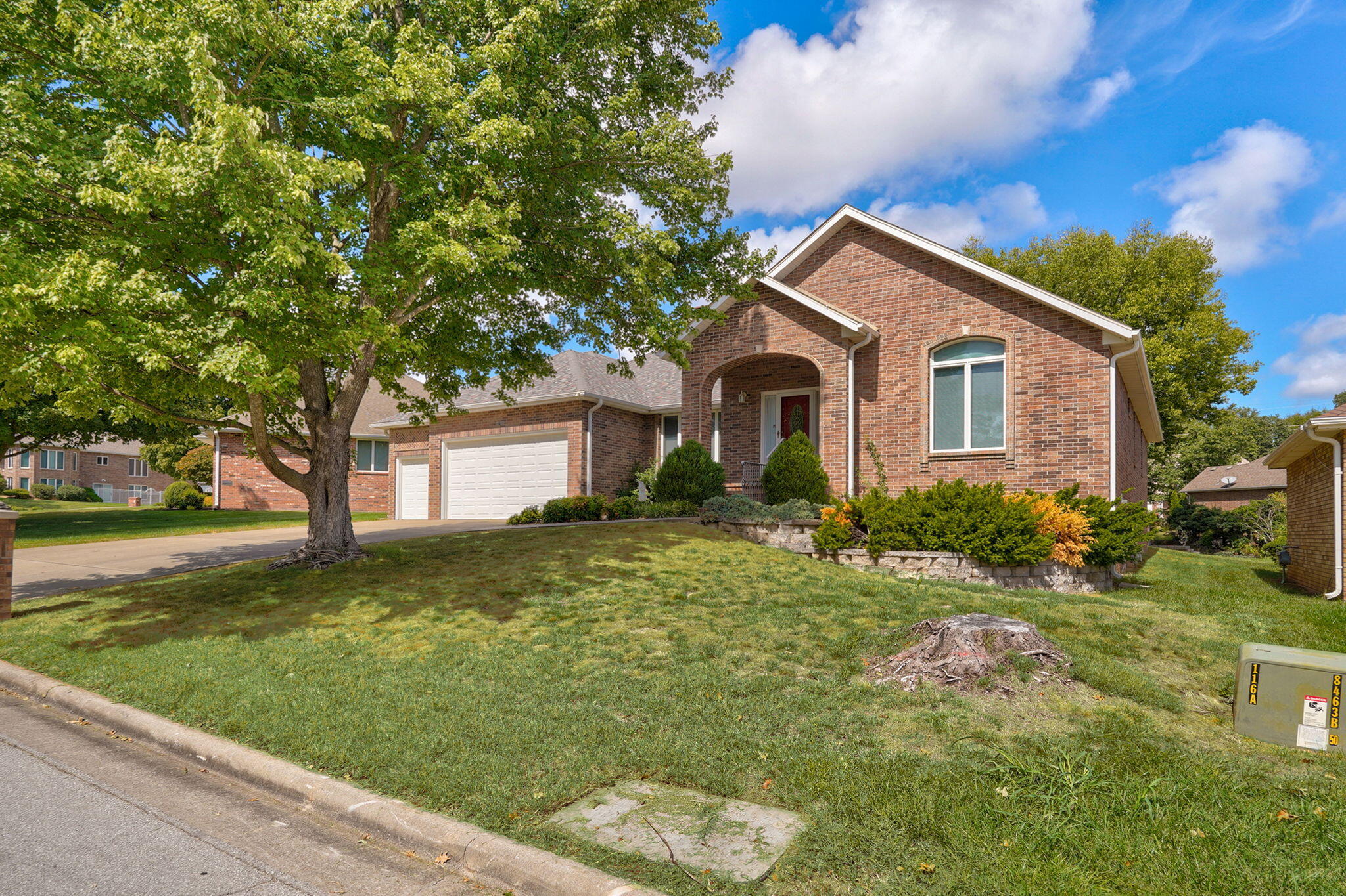 2705 E Shady Glen Drive — photo