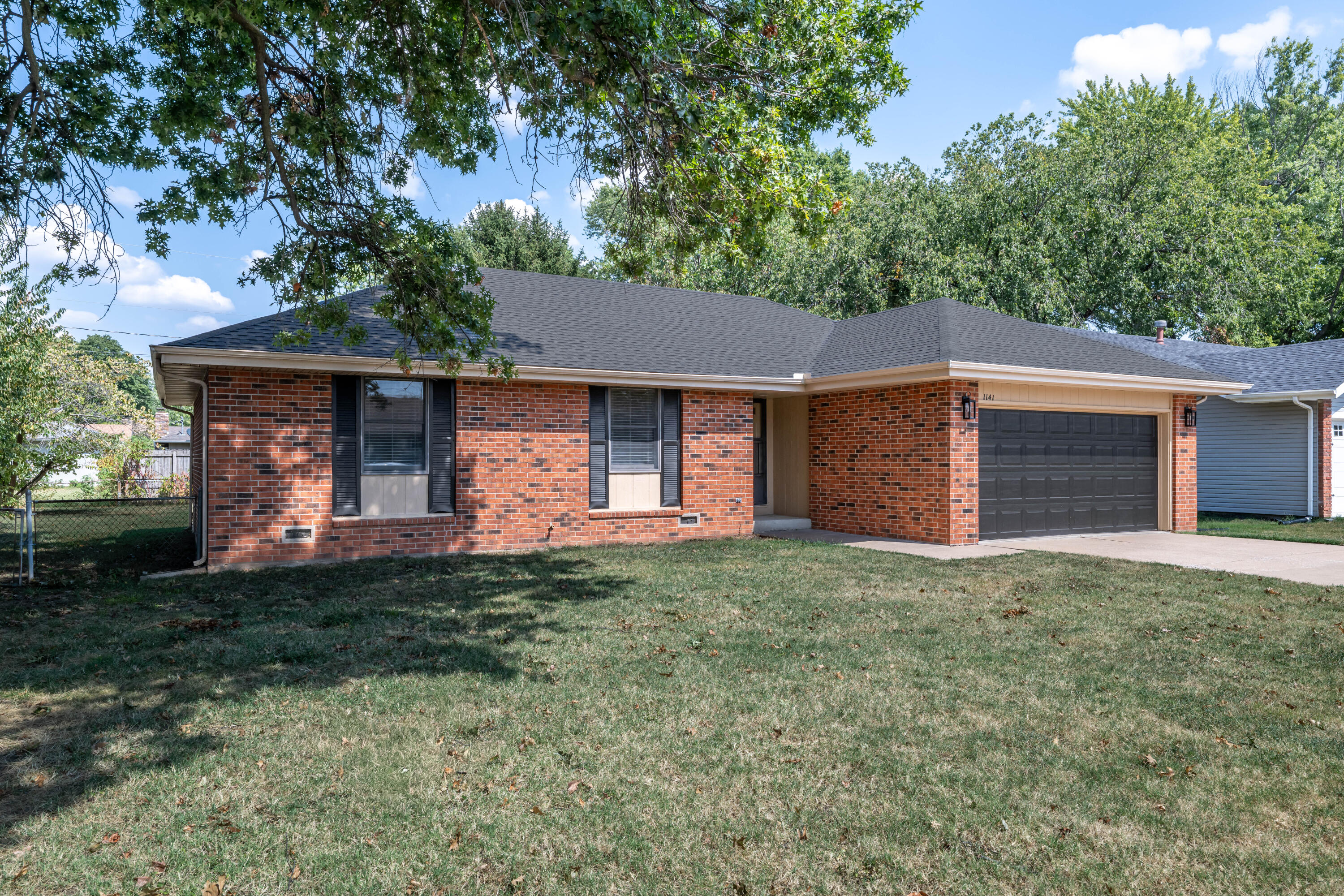 1141 E Cambridge Street — photo