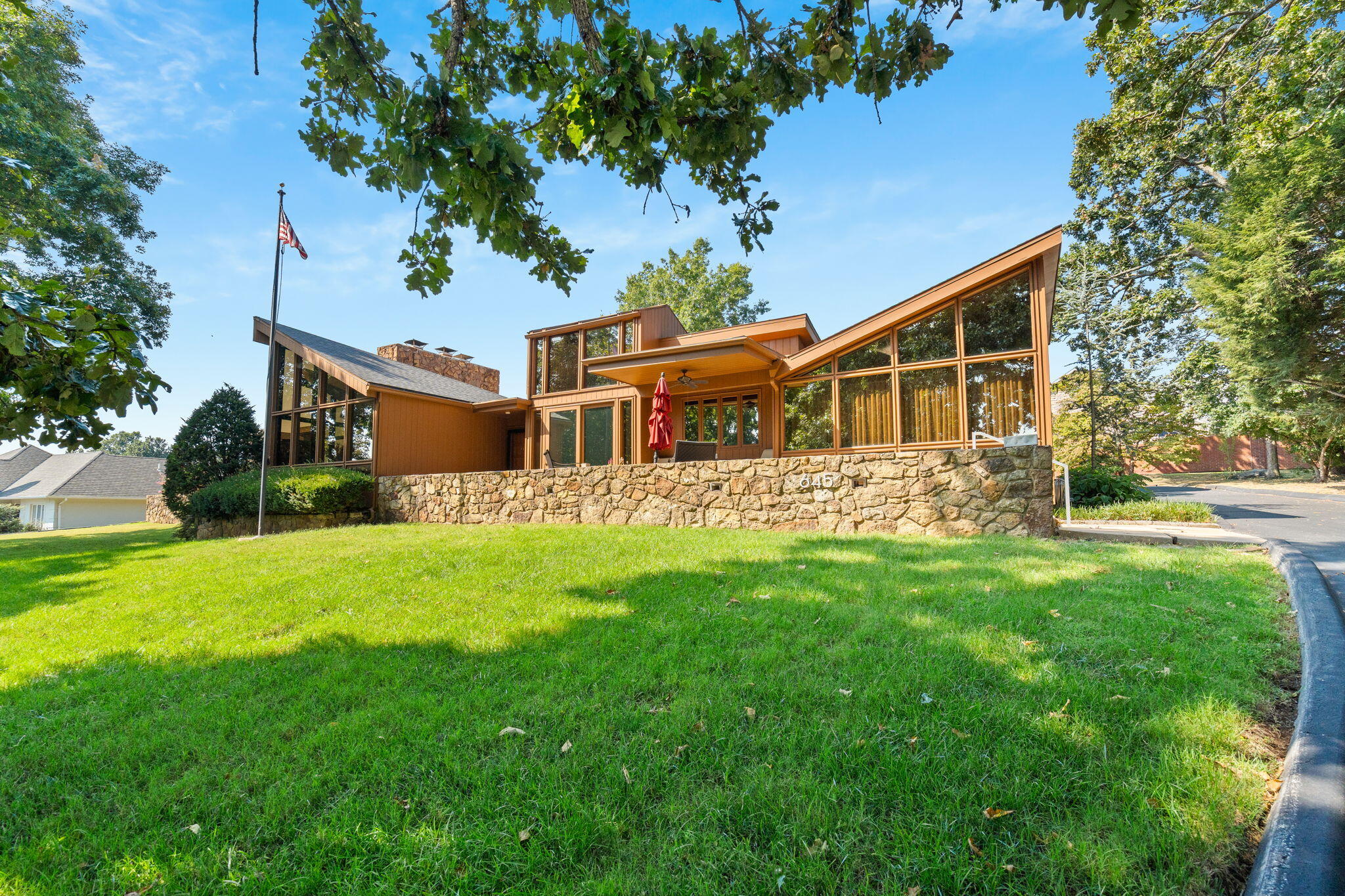 645 S Augusta Drive — photo