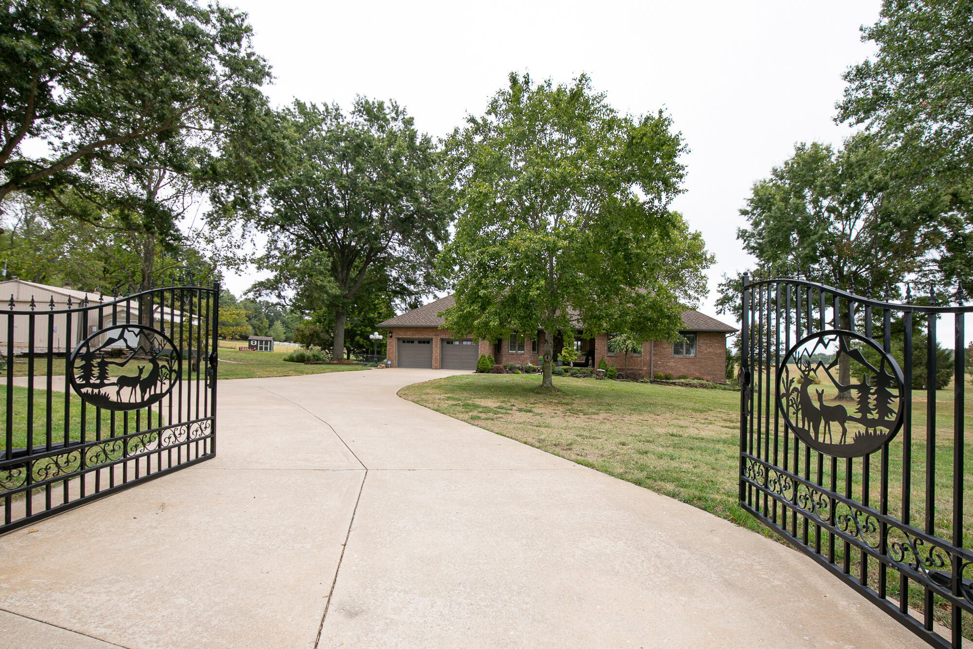 4181 E Farm Road 164 — photo