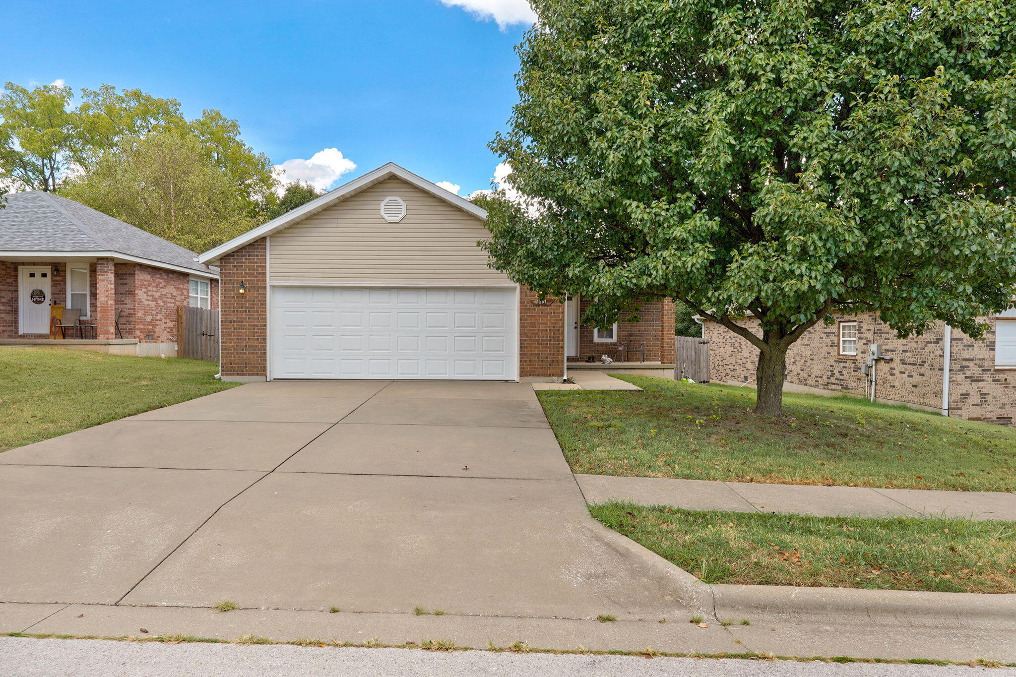 1257 E Mcclernon Street — photo