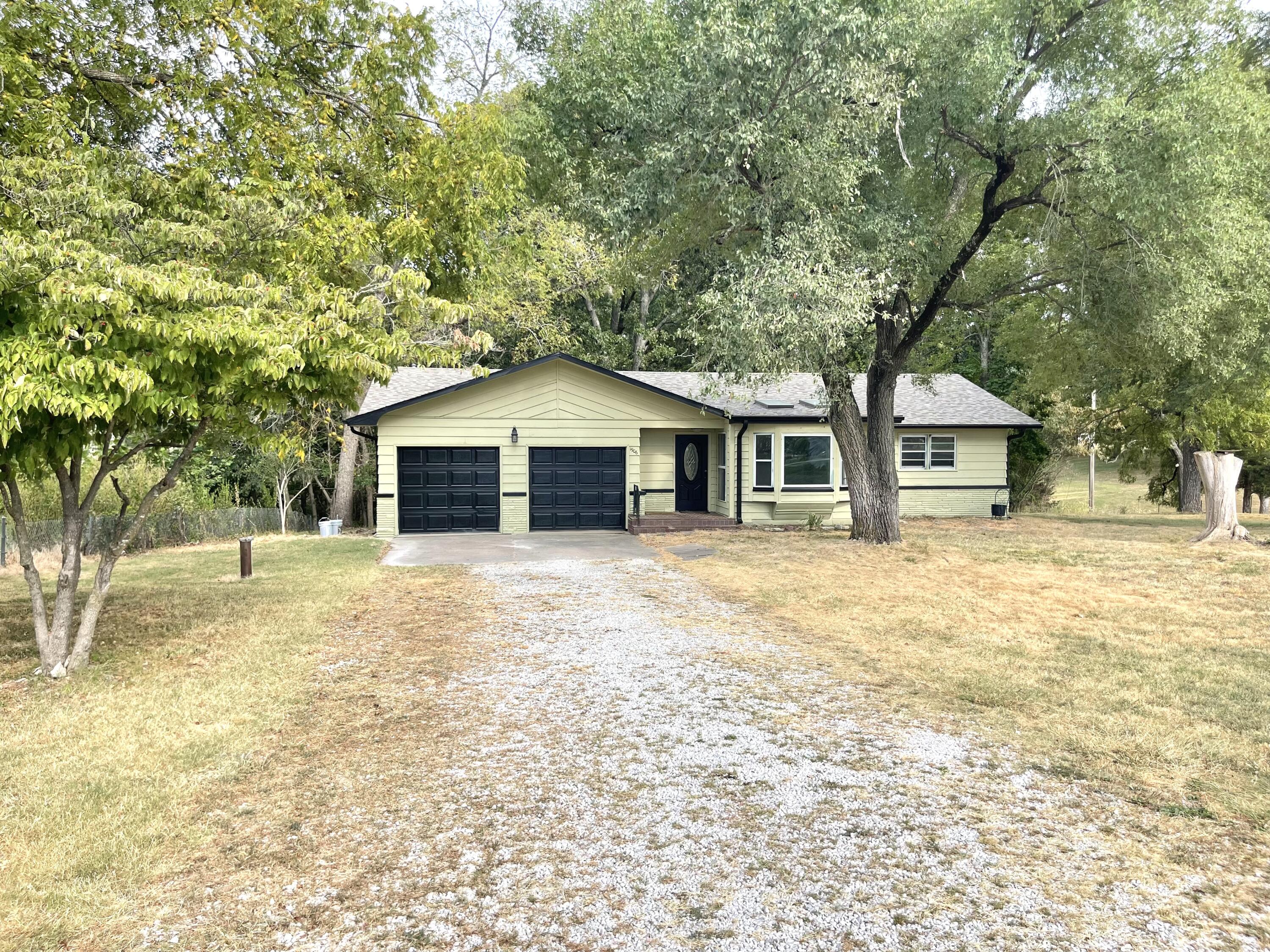 1906 Michael Lane — photo