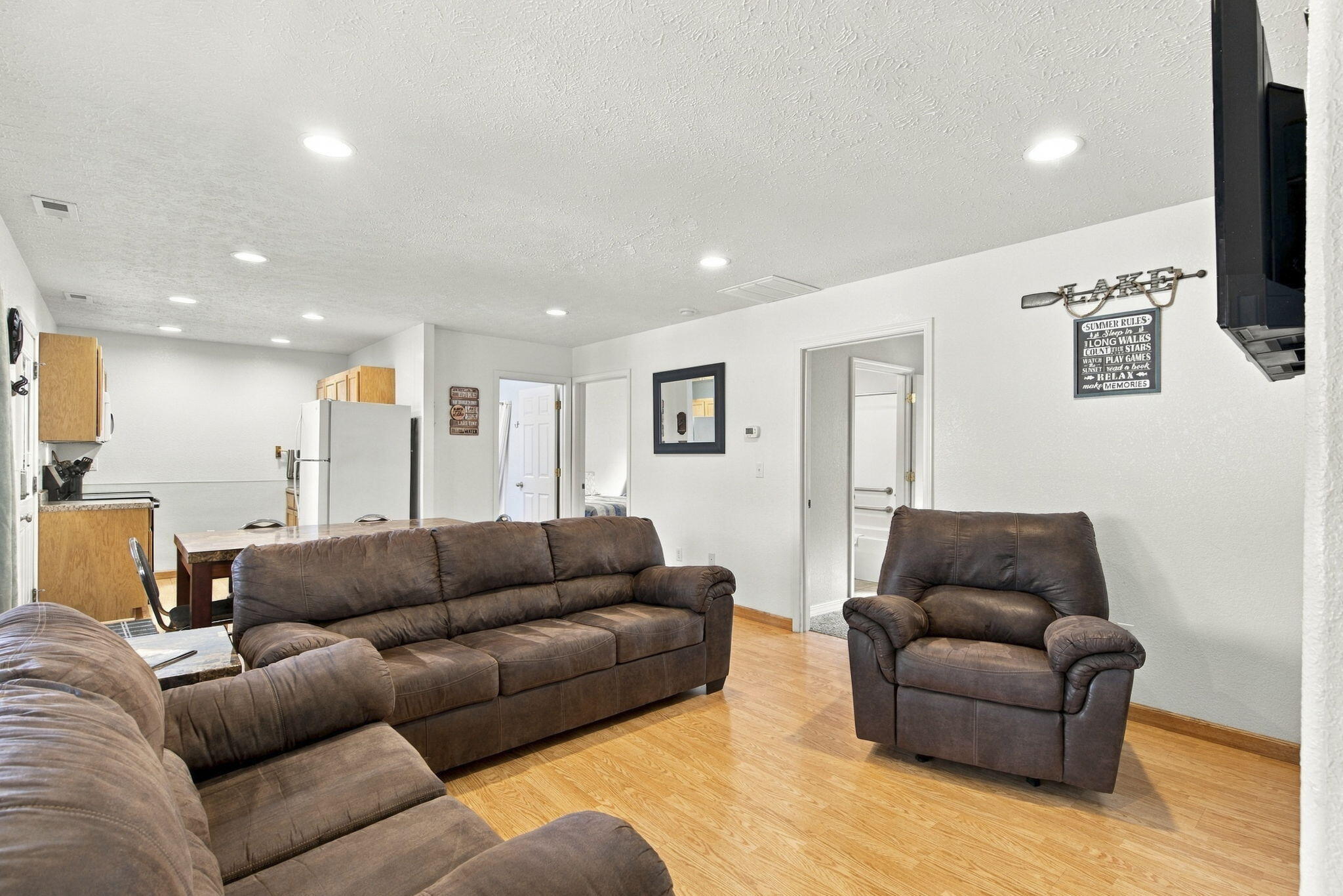 423 Eagle Drive — photo