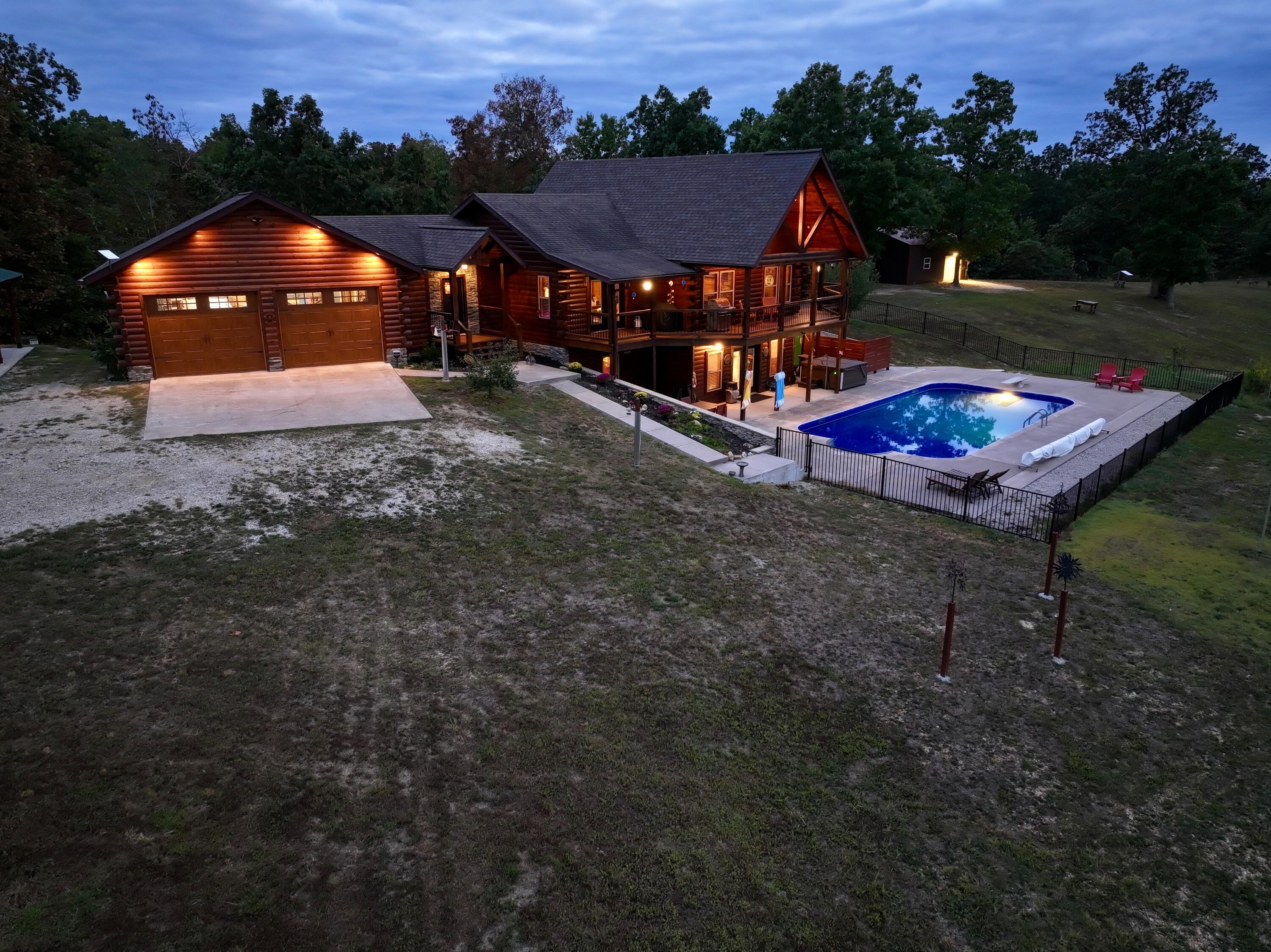735 Carter 306 — photo