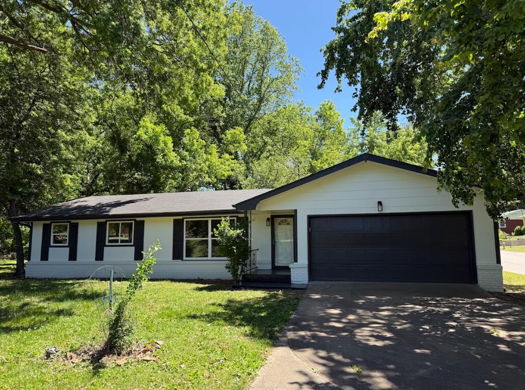 928 Walnut Lawn Court — photo