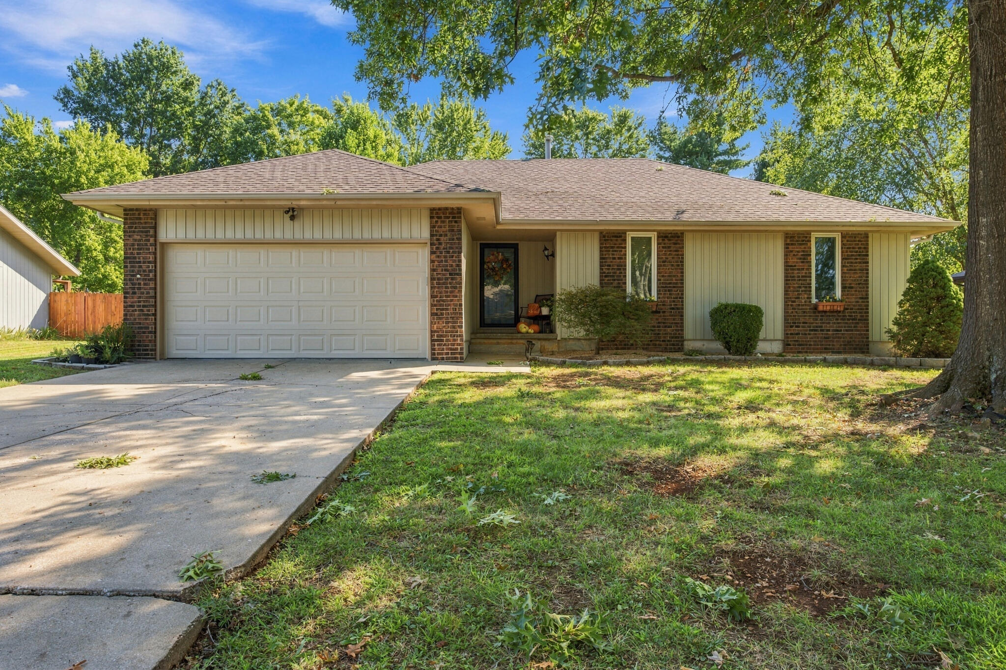 1120 E Highpoint Street — photo