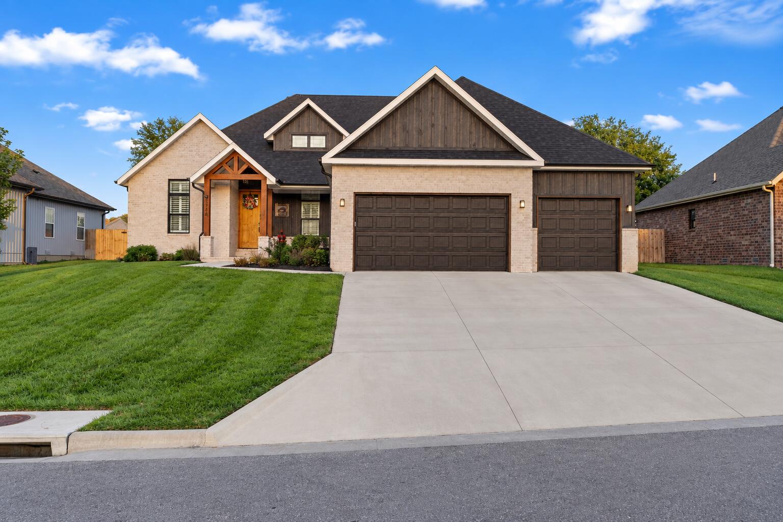 3214 N Marlin Drive — photo