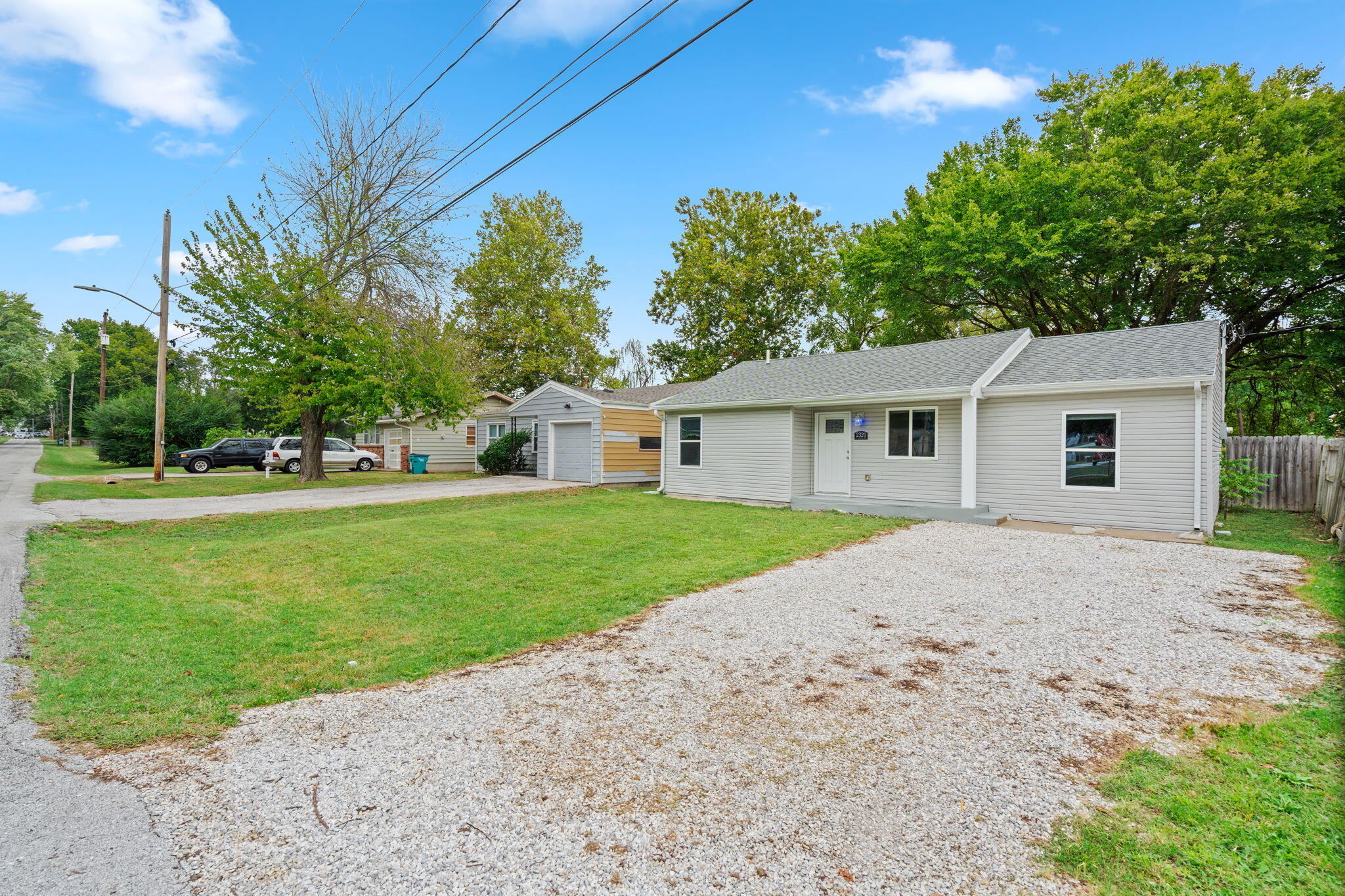 2320 S Kickapoo Avenue, Springfield, MO 65804 — photo 2