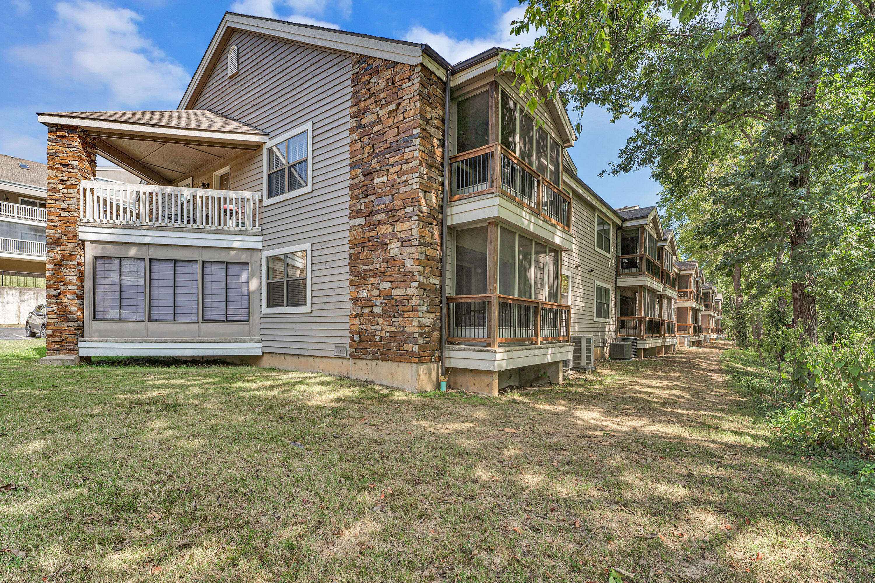 364 Wimbledon Drive Apt 15 — photo