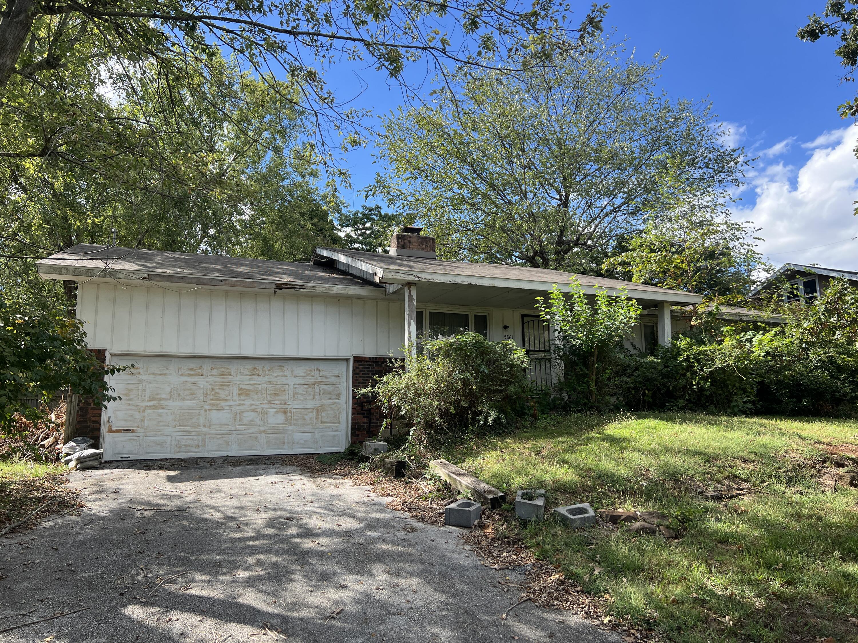 5861 S Farm Road 157 — photo