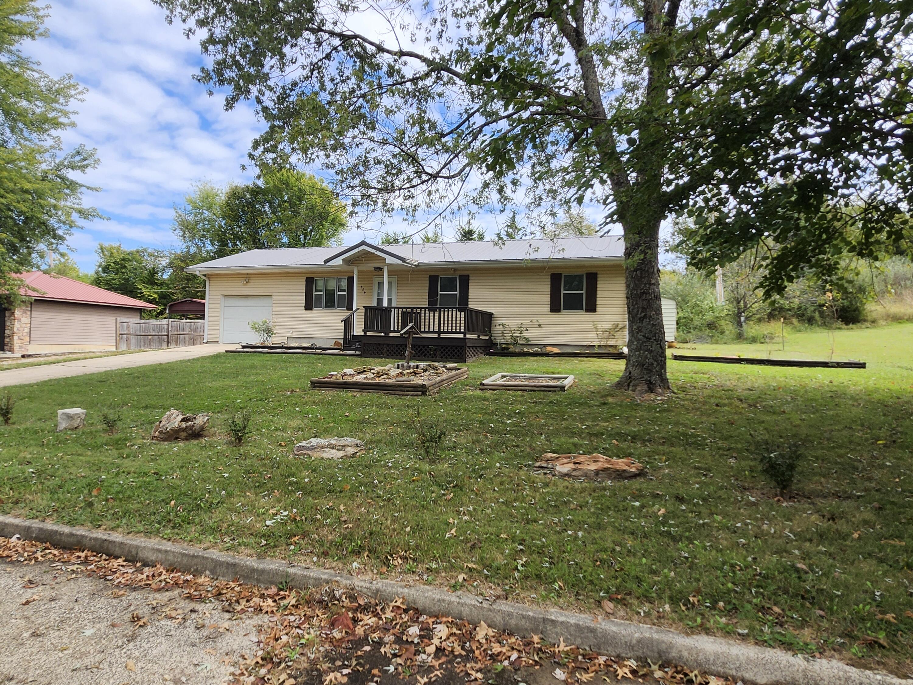 824 S Vine Street — photo