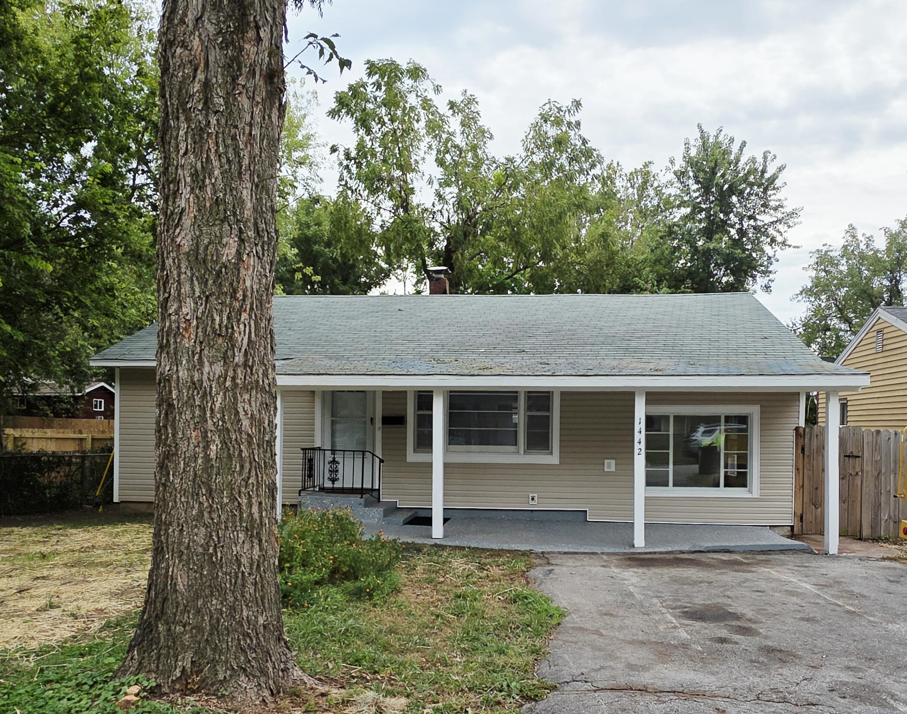 1422 E Blaine Street — photo