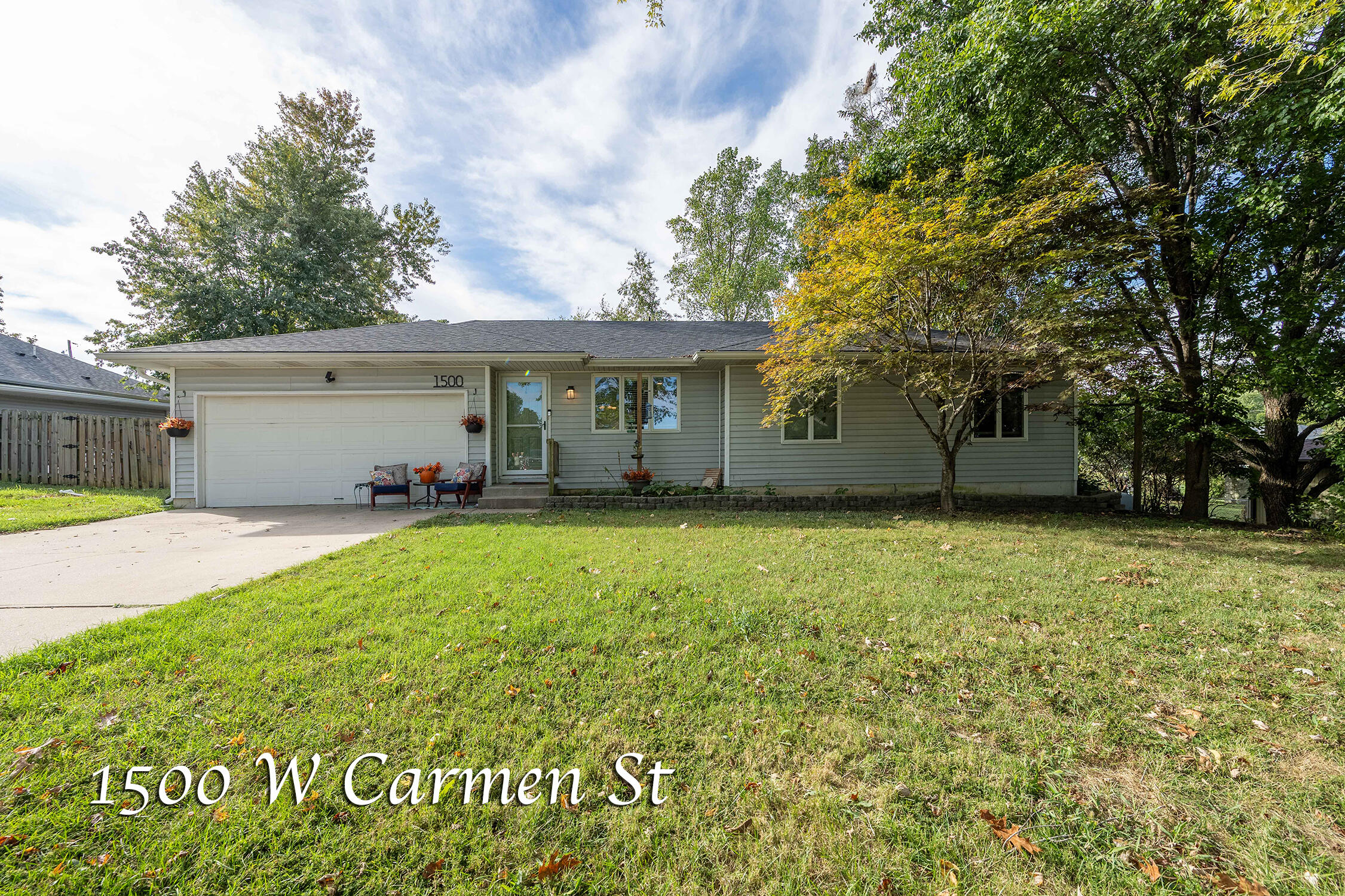 1500 W Carmen Street — photo