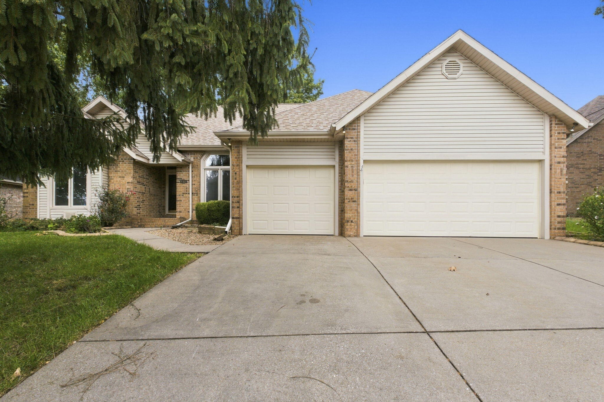 817 E Gaslight Drive, Springfield, MO 65810 — photo 2