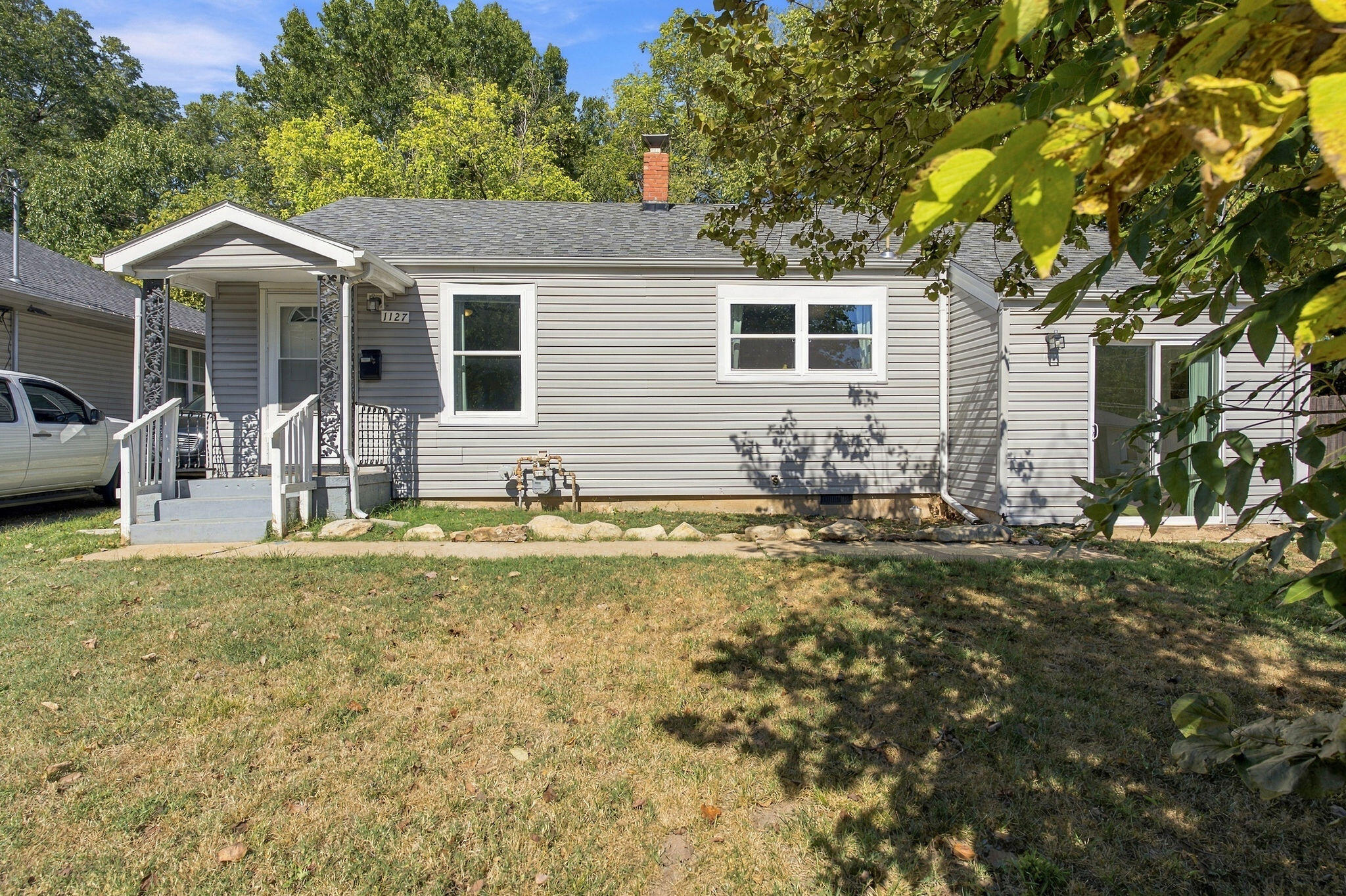 1127 E Pacific Street — photo