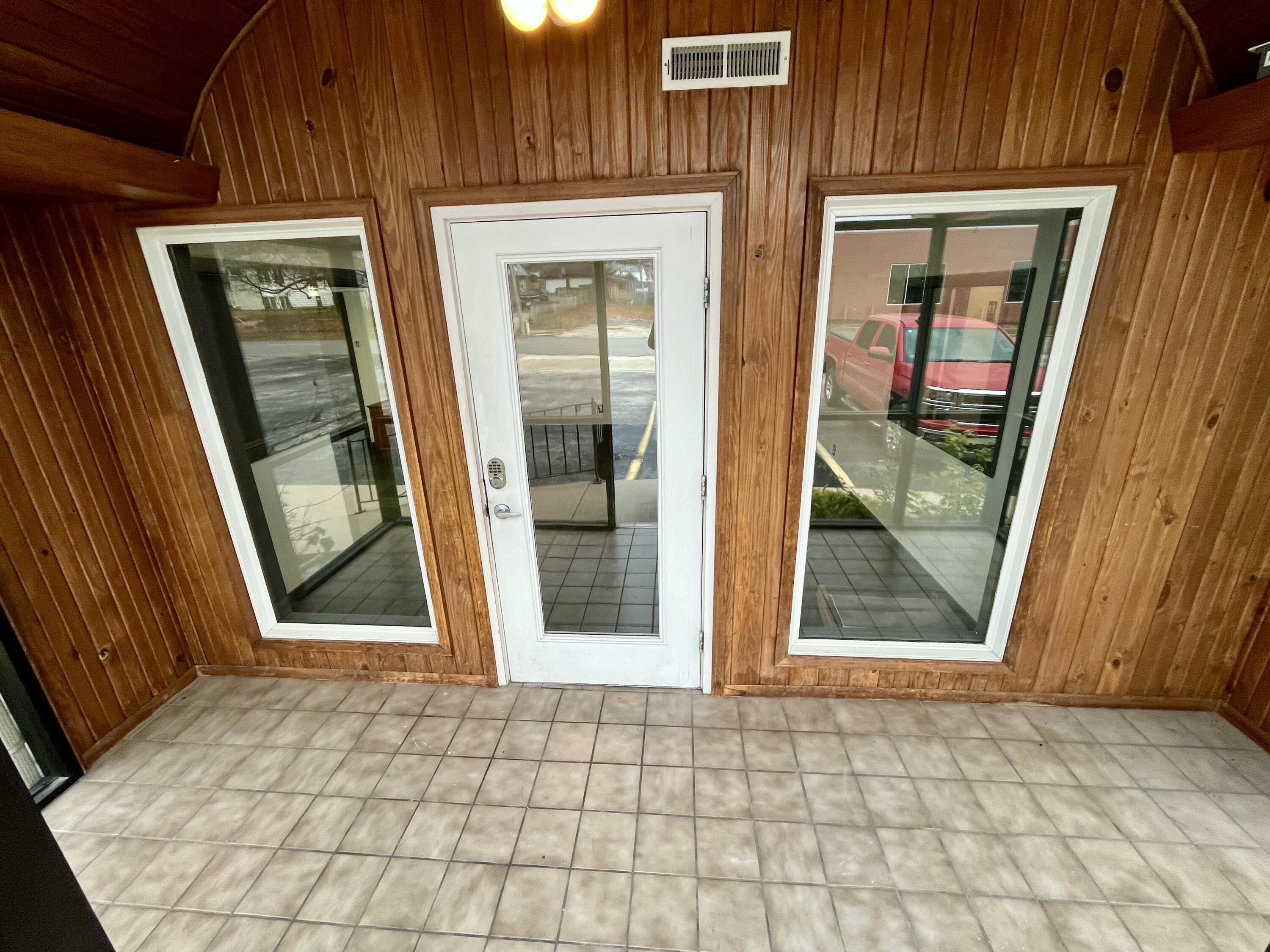1759 E Elm Street — photo
