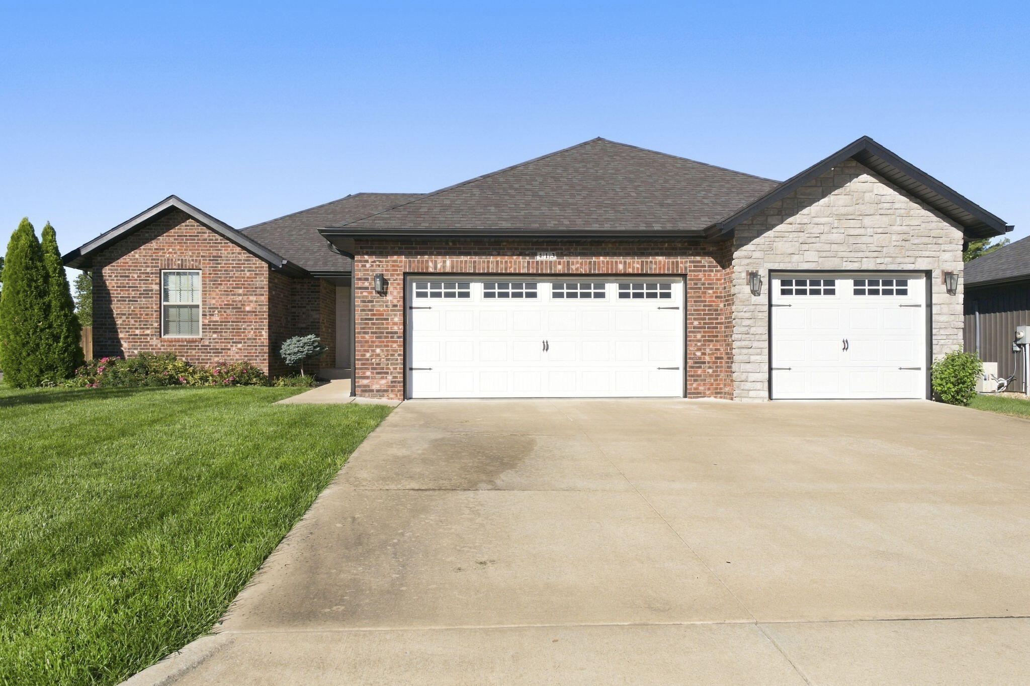 413 N Maplecrest Drive — photo