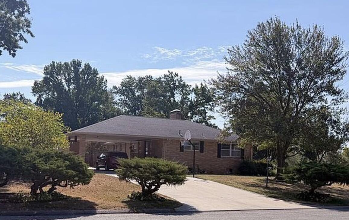 2402 E 11th Street, Joplin, MO 64801 — photo 2