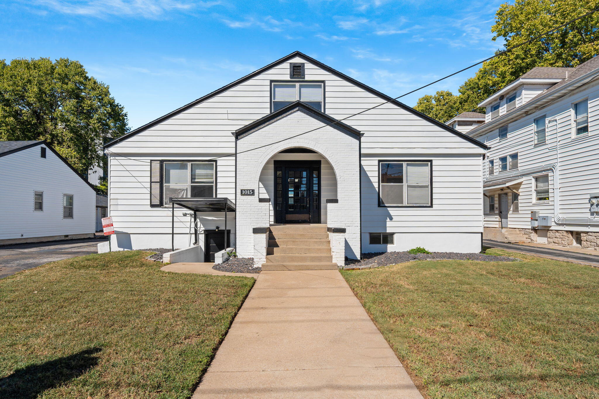 1015 E Walnut Street — photo