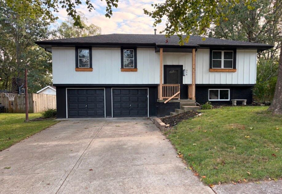 316 SW Killarney Lane — photo