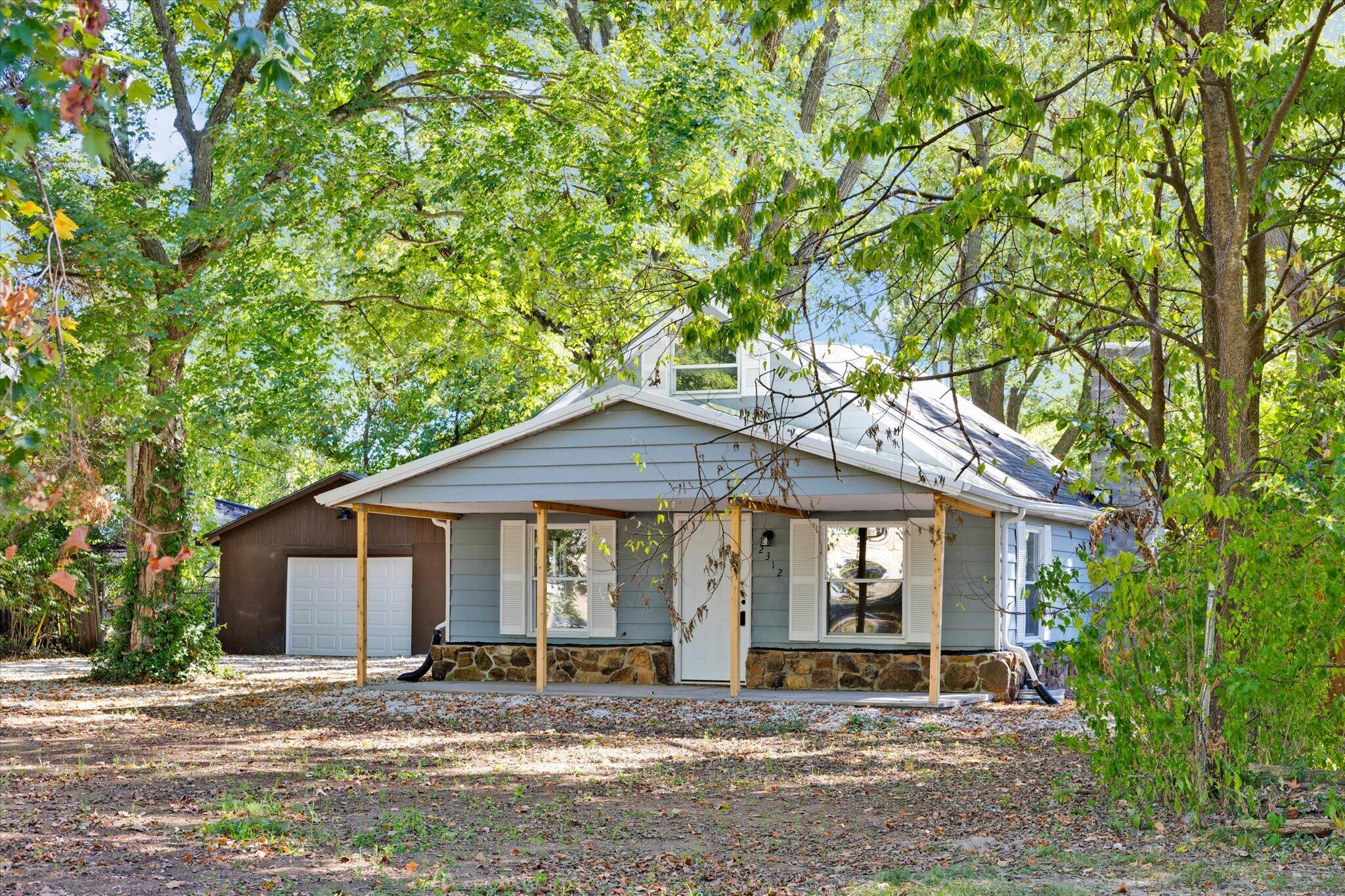 2312 E Atlantic Street, Springfield, MO 65803 | Realty.com