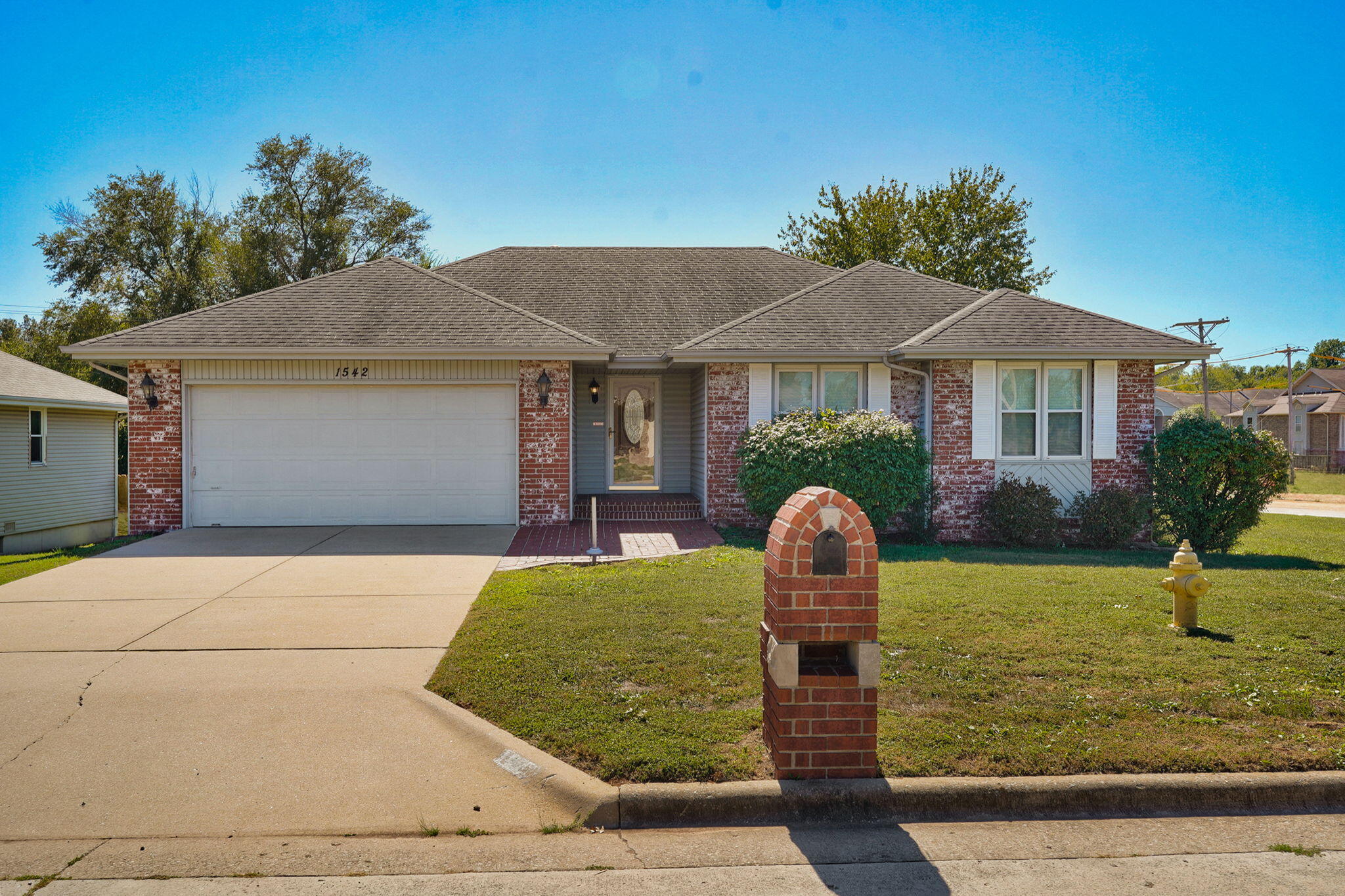 1542 W Deerfield Street — photo