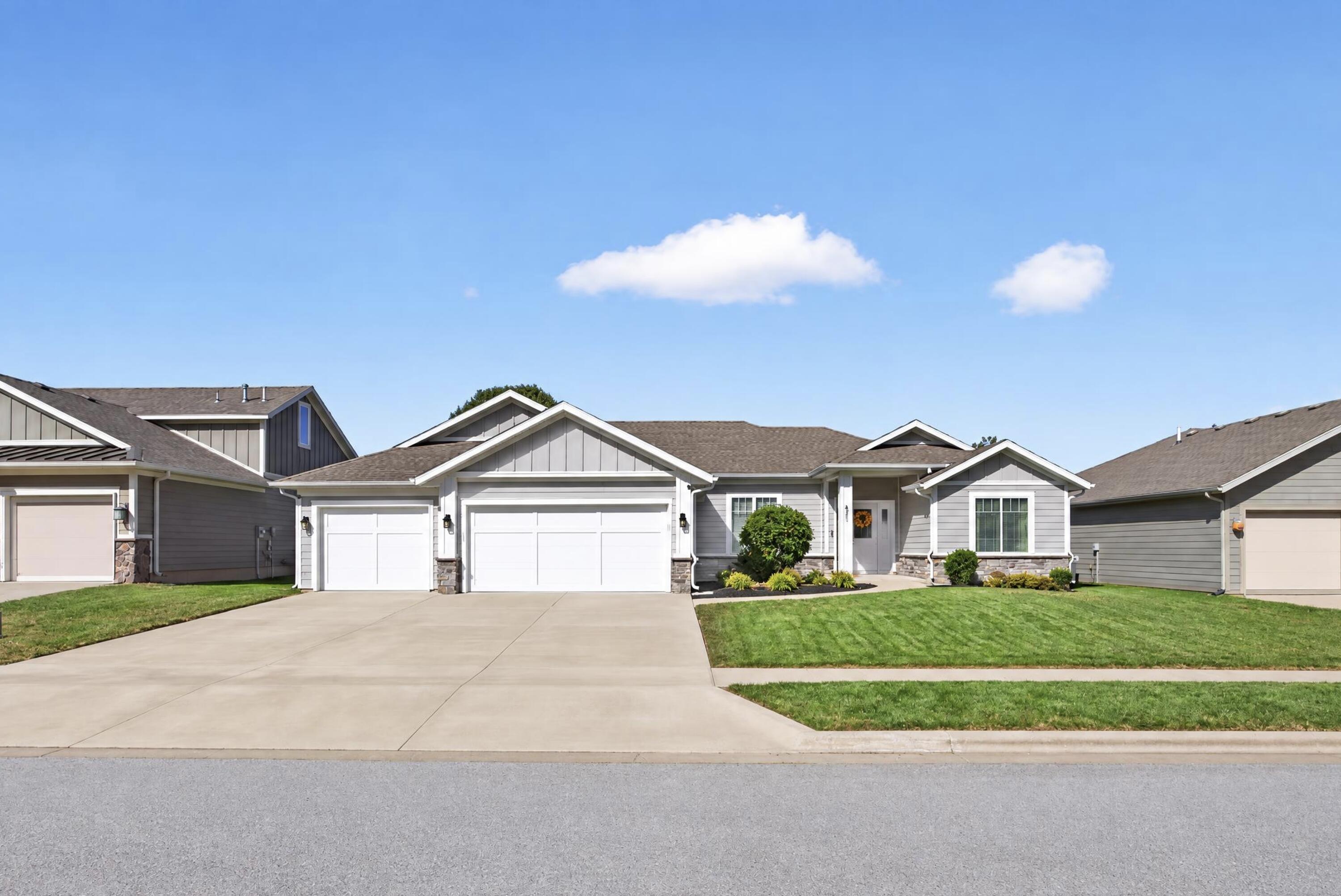 931 E Thorndale Drive — photo