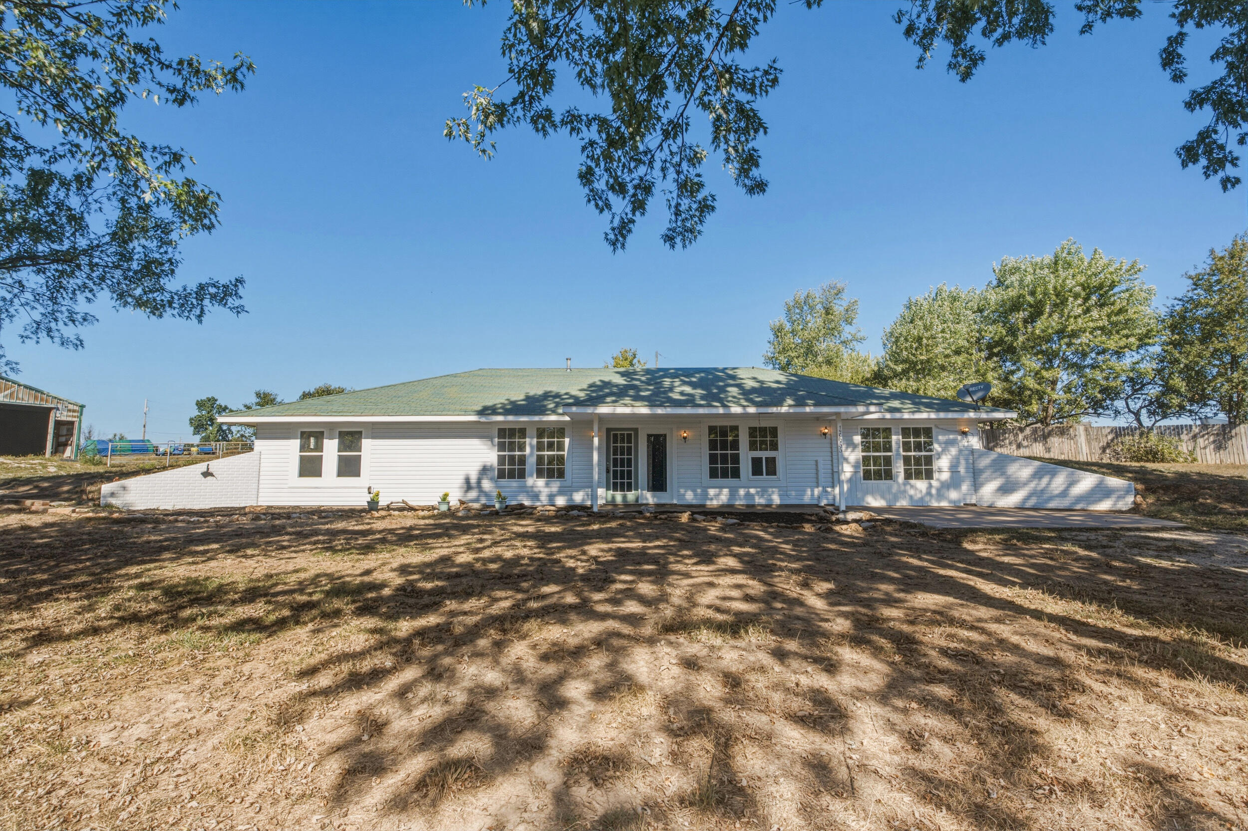 17655 Farm Road 1090 — photo