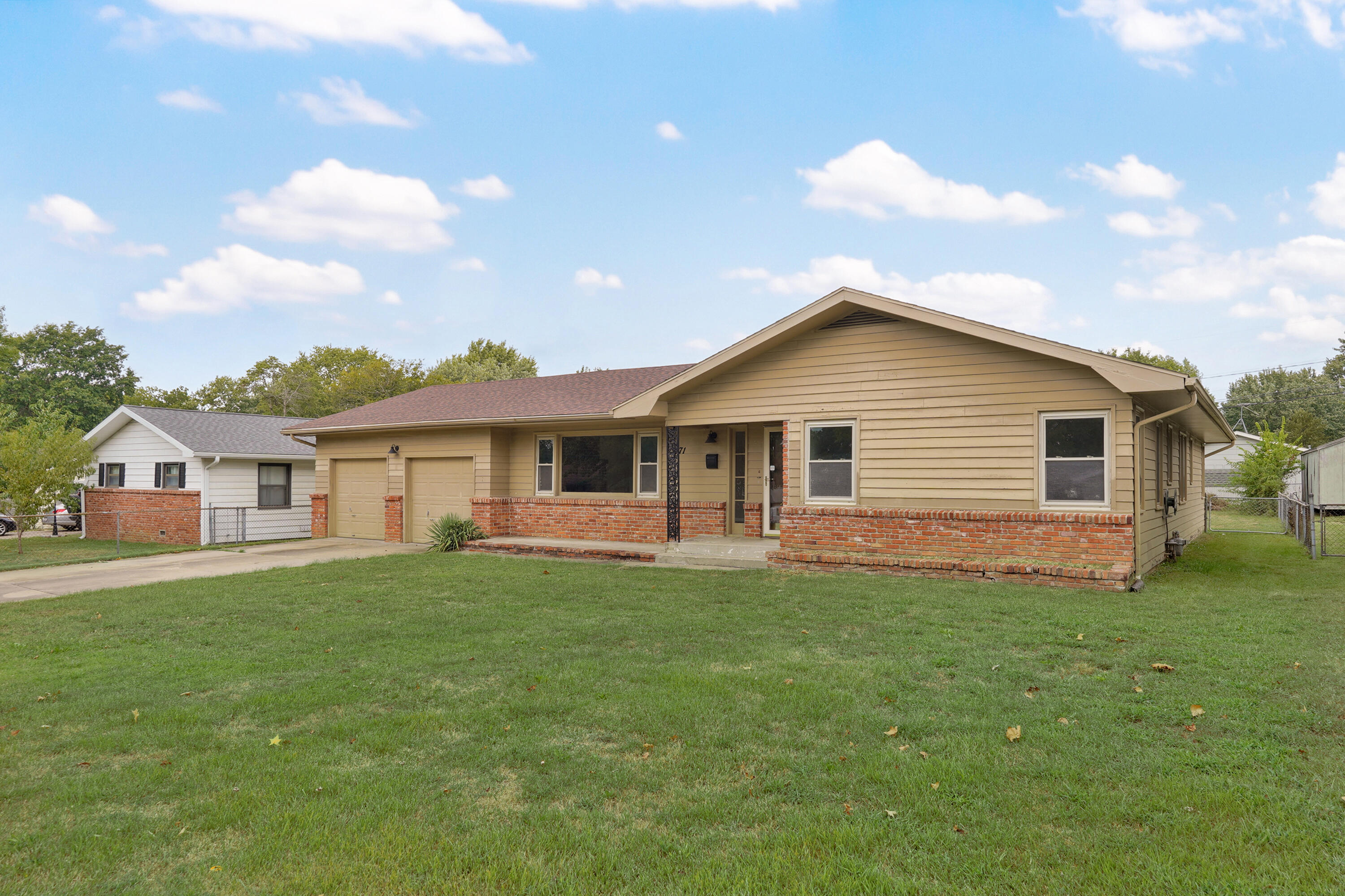 3171 E Linwood Street — photo